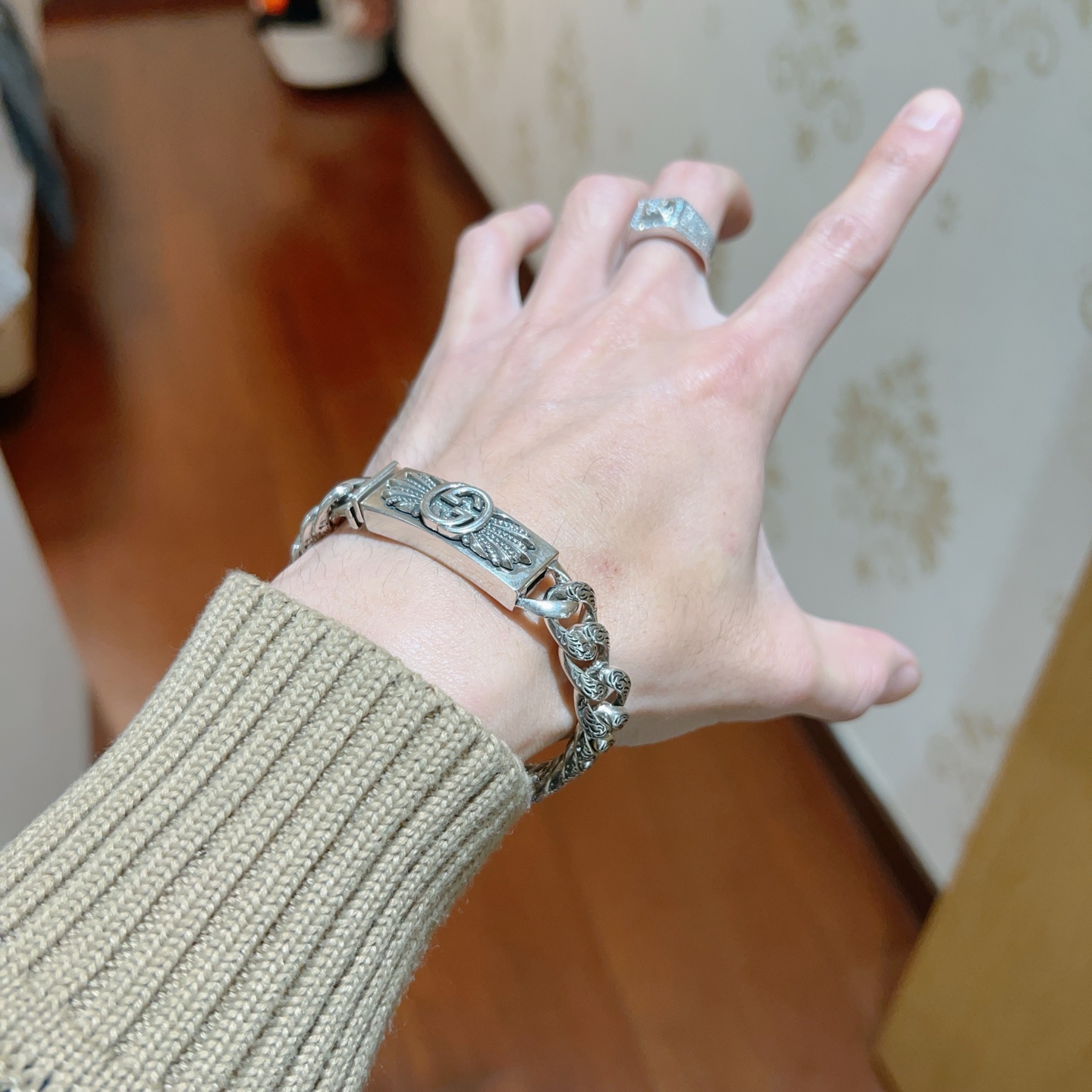 。最新出炉🌼 Gucci古驰手链最新款的经典款 精致无论款式 质感 都是绝对的顶尖feel 只要看一眼就