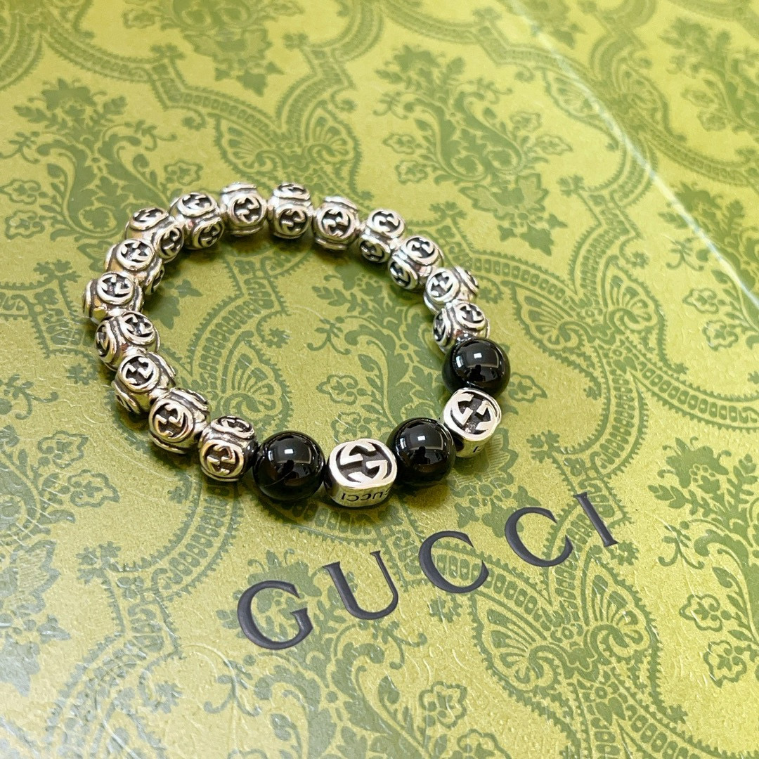 NO:106058,Buy Gucci bracelet luxury bracelets for men and women. The latest full-piece agate beaded bracelets with higher grades. Star-like Anger Forest series double g retro Gucci bracelet Size: 16-24 cm Details are used for the old version. Non-market glossy style. This one is always being made on the market. Gucci is popular in the hot-selling style. Very easy to match clothes, fine accessories, gucci, bracelet19860909批 古驰手链奢华手串 男女同款 最新款全件玛瑙串珠手链档次更高明星同款Anger Forest系列双g复古古驰手链 尺寸:16-24厘米 细节对版做旧处理 非市面亮面版型 非市面普通做这款一直在出 古驰里面热卖款 非常好搭配衣服,饰品精品,gucci,bracelet,Jewelry