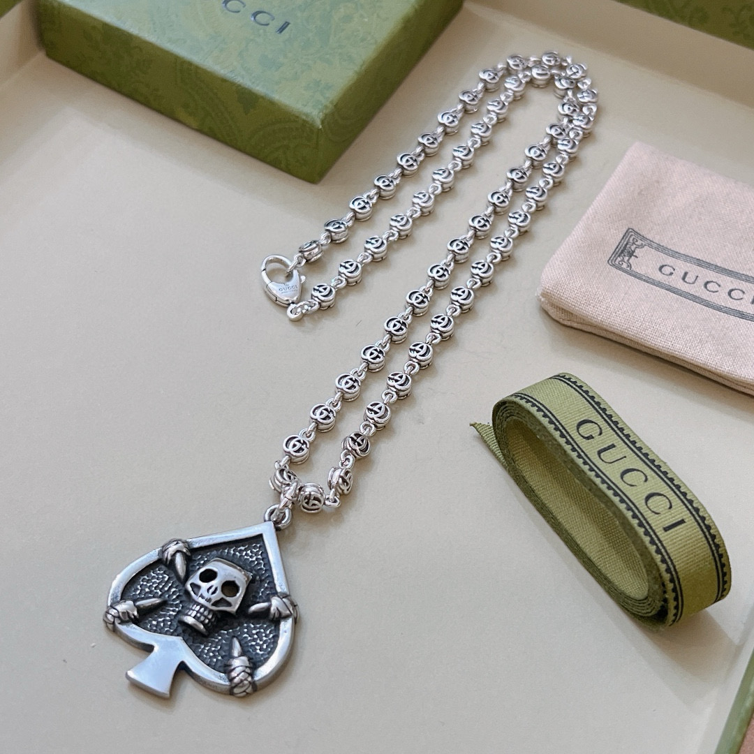 NO:106681,Comment, no explosion, no release, Gucci necklace latest style, chain grade, star style, same style, Anger Forest series double g retro skull pattern necklace, makes high-end clothes more elegant, and more brand-name and personality when going out, details are used to treat the version, non-market bright style, this model has been released, Gucci is very easy to match, fine jewelry, gucci, necklace19860909批  不爆不发 古驰项链最新款链条档次更高明星同款Anger Forest系列双g复古骷髅图案项链 让高档的衣服搭配更有气质 出去更有牌面和个性 细节对版做旧处理 非市面亮面版型 这款一直在出 古驰里面热卖款 非常好搭配,饰品精品,gucci,necklace,Jewelry