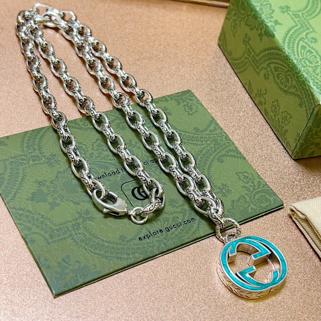 NO:114732,The latest model of Gucci necklace has higher chain grade, star style Anger Forest series double G Gucci necklace, chain length 60 cm can be changed length Gucci retro European and American trendy new G classic series Details are used for the old version Non-market glossy version This model has been released. Gucci is very easy to match with trendy clothes, jewelry quality, gucci, necklace19860909批 古驰项链最新款链条档次更高明星同款Anger Forest系列双G古驰项链 链长60厘米可改长度 古驰复古欧美潮流新款G经典系列 细节对版做旧处理 非市面亮面版型 这款一直在出 古驰里面热卖款 非常好搭配潮流衣服,饰品精品,gucci,necklace,Jewelry