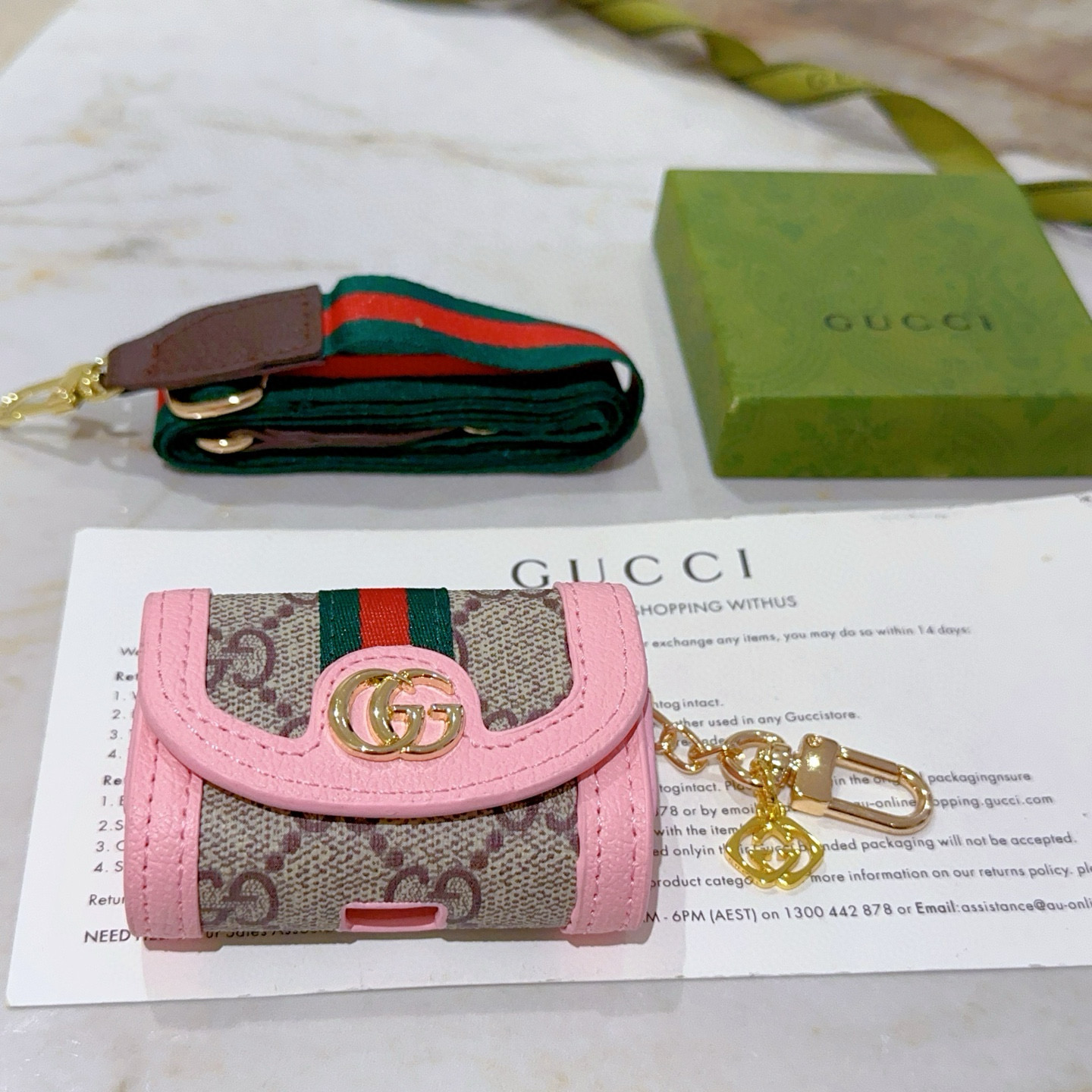 NO:113651,New products released Gucci keychain Keychain Keychain Bluetooth headphone cover can also be used as a bag Gucci bag buckle Latest bag hanging accessories higher grade Celebrity Anger Forest series dual G classic model joint design concept keychain series Details are used for the old version Non-market glossy version This model has been released. Gucci hot-selling models are very easy to match with trendy backpacks, jewelry boutiques, gucci, backpacks, keychain19860909批新品发布 古驰钥匙扣 钥匙包蓝牙耳机套还可以当包包使用 古驰包包扣 最新款包包挂饰档次更高明星同款Anger Forest系列双G经典款联名设计理念钥匙扣系列 细节对版做旧处理 非市面亮面版型 这款一直在出 古驰里面热卖款 非常好搭配潮流背包,饰品精品,gucci,backpacks,keychain,Jewelry