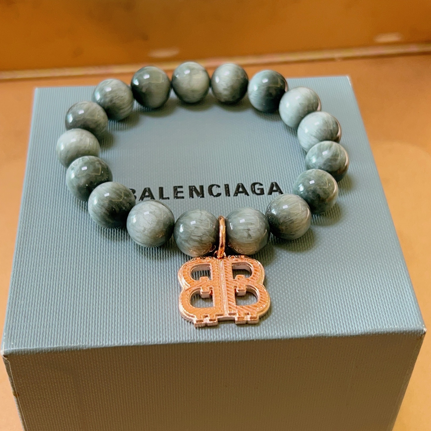 NO:113672,Batch of the counter semester version of natural moonstone Balenciaga bracelet Tiger Eye Stone Thai Silver Style Balenciaga bracelet Celebrity same style for men and women Retro old style Original reproduction Pure handmade ~ Genuine model opening trend and fashion essential for both men and women Can wear Couple style Rock Punk Thai Silver Style Retro elements Trendy and versatile Super like to place orders Remarks size, jewelry boutique, balenciaga, bracelet19860909批 专柜精工版本天然月光石巴黎世家手链 虎眼石泰银风格巴黎世家手链 明星同款男女款 复古做旧风 原版复刻 纯手工打造 ～正品开模潮流时尚必备 男女均可佩戴 情侣款同款 摇滚朋克泰银风格 复古元素 潮流百搭 超级喜欢下单备注尺寸,饰品精品,balenciaga,bracelet,Jewelry