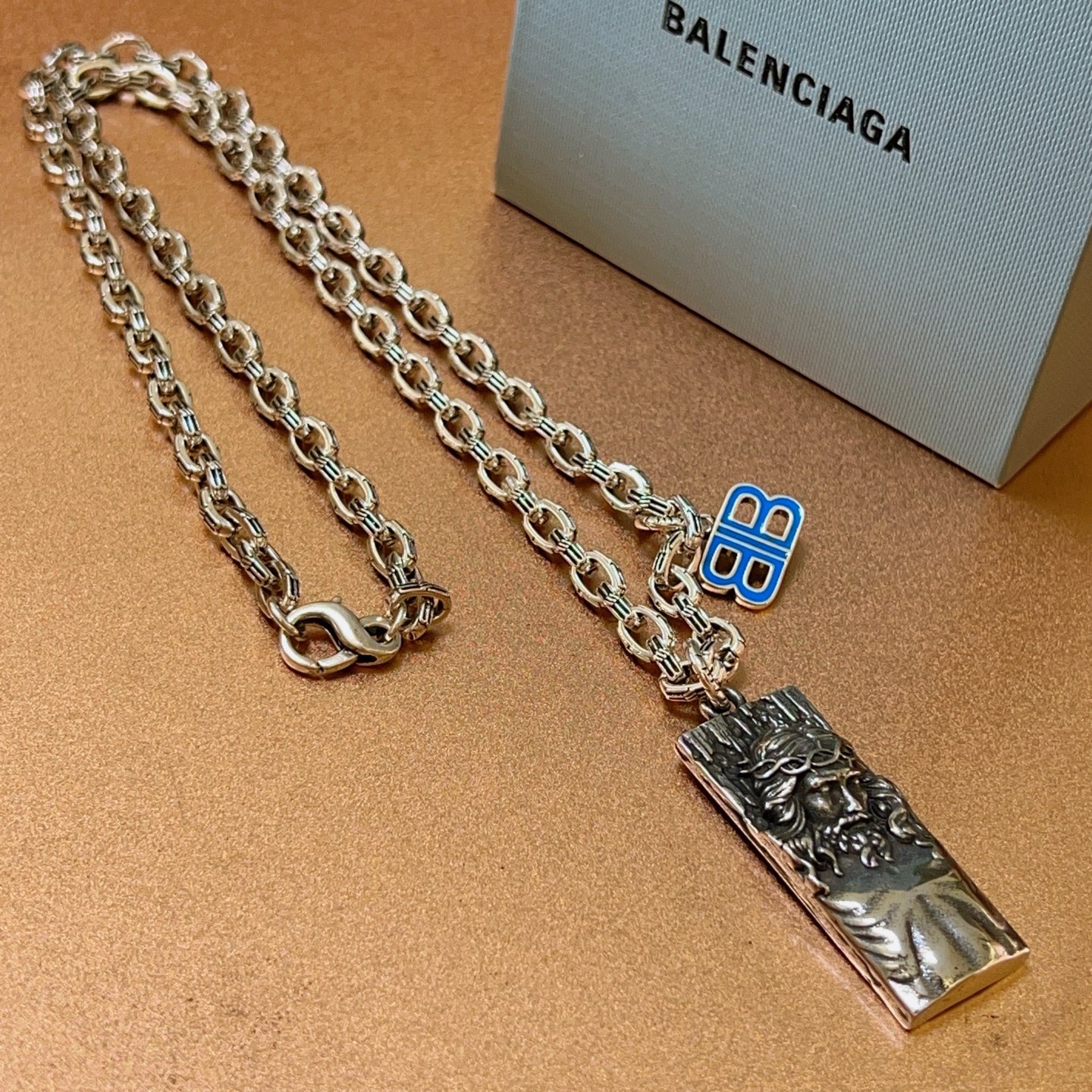 NO:113674,Batch original single product Balenciaga Necklace Balenciaga New necklace counter is consistent, fine workmanship, every detail process is in place, fine design craftsmanship, hot products shipped, unique retro style Balenciaga Necklace, fine jewelry, balenciaga, balenciaga, necklace19860909批 原单货新品 巴黎世家项链 Balenciaga 新款项链专柜一致 细节做工精细 每个细节流程到位 设计工艺精细 火爆款出货 设计独特 复古风格 巴黎世家项链,饰品精品,balenciaga,balenciaga,necklace,Jewelry