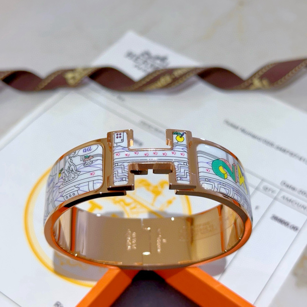 NO:113691,Hermes bracelet Original customization 20mm wide version bracelet The enamel craftsmanship tests the master's craftsmanship to ensure the color is handmade [color][color] v gold high-end customization Goddess I love Hermes hot bracelet Super exquisite goddesses Stars Same style High-end franc material, k gold texture, Seiko pure handmade production really praises, jewelry quality, hermes, hermes, bracelet19860909批. Hermes 爱马仕手镯 原版定制 20mm宽版手环 珐琅工艺太考验师傅的手艺了 要确保色泽手工制作好[色][色] v金高端定制 女神 都爱爱马仕火爆手镯 超精赞各路女神 明星 同款 高端法郎材质,k金质感,精工纯手工出品上手真的赞,饰品精品,hermes,hermes,bracelet,Jewelry