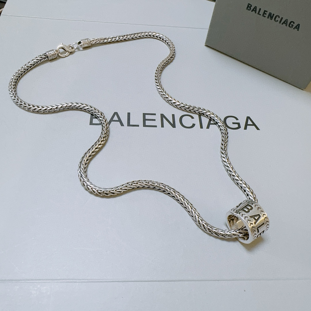 NO:113716,Batch original single product Balenciaga Necklace Balenciaga New necklace counter is consistent, fine details and workmanship are in place, fine design process, hot products are shipped, unique design, retro style Balenciaga Necklace, fine jewelry, balenciaga, balenciaga, necklace19860909批 原单货新品 巴黎世家项链 Balenciaga 新款项链专柜一致 细节做工精细 每个细节流程到位 设计工艺精细 火爆款出货 设计独特 复古风格 巴黎世家项链,饰品精品,balenciaga,balenciaga,necklace,Jewelry