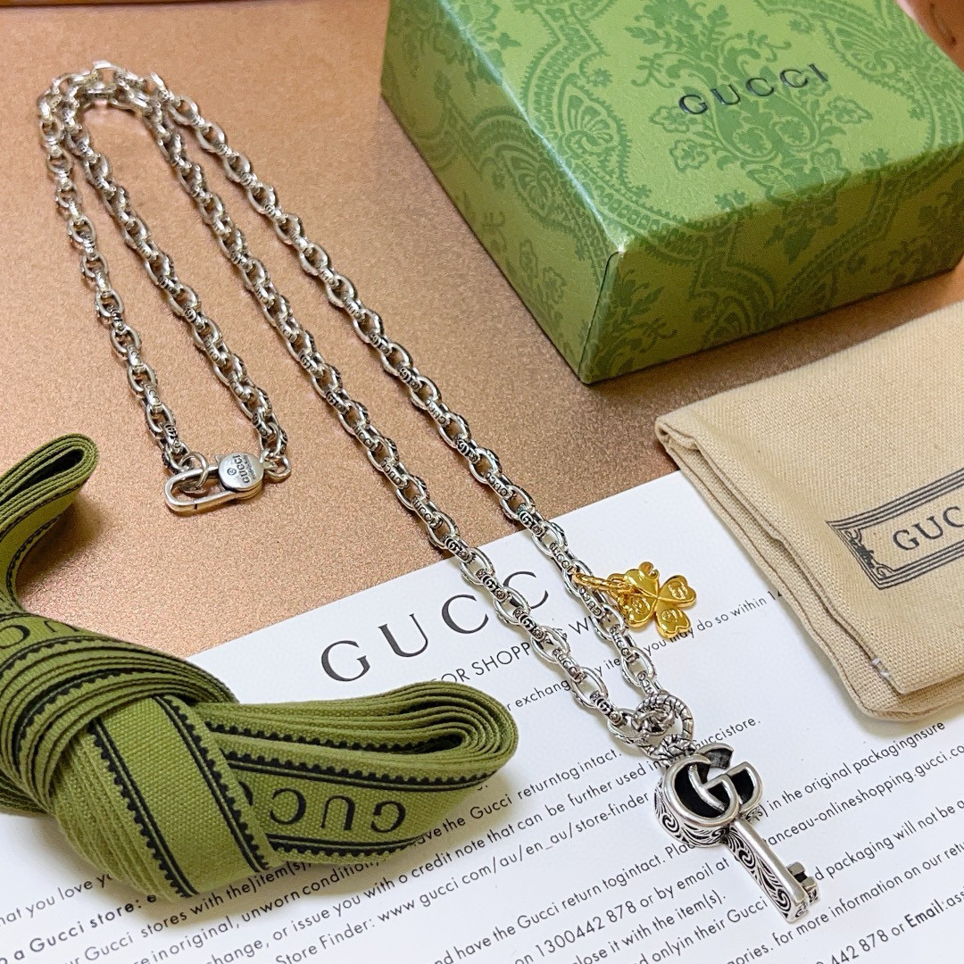 NO:113617,New product releases the latest model of the Giant Gucci necklace, the latest chain grade, the same style, Anger Forest series double G Gucci necklace, Gucci series necklace, details are used to treat the old version, non-market glossy version, this model has been released, Gucci is popular in it, very easy to match with trendy clothes, jewelry quality, gucci, necklace19860909批 新品发布巨帅古驰项链最新款链条档次更高明星同款Anger Forest系列双G古驰项链 古驰系列项链 细节对版做旧处理 非市面亮面版型 这款一直在出 古驰里面热卖款 非常好搭配潮流衣服,饰品精品,gucci,necklace,Jewelry