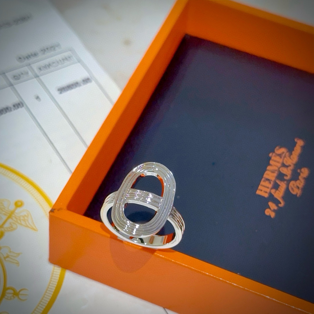 NO:113147,Batch. Both men and women can wear Hermes rings, classic high-end, atmospheric and high-end pig nose, the most attractive classic Hermes ring, V gold material, 18k gold electroplated, with logo, rose gold, super nice number 6-7-8-9-10-11# Hermes ring, jewelry boutique, hermes,ring19860909批.男女都可以戴 爱马仕戒指经典 高端大气上档次 猪鼻子 戒指最容易吸引人的经典爱马仕戒指 款 V金材质 18k金电镀 带logo 玫瑰金 超 nice码数6-7-8-9-10-11# 爱马仕戒指,饰品精品,hermes,ring,Jewelry