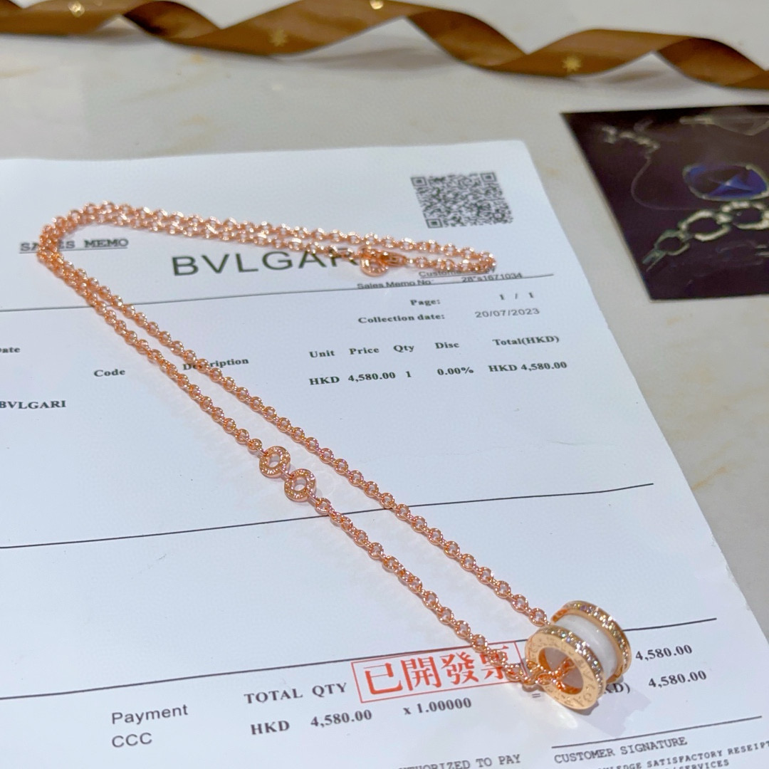 。宝格丽项链V金材质。BVLGARI宝格丽 DIVAS‘ DREAM 系列 品相完美，细节无敌，那种独特