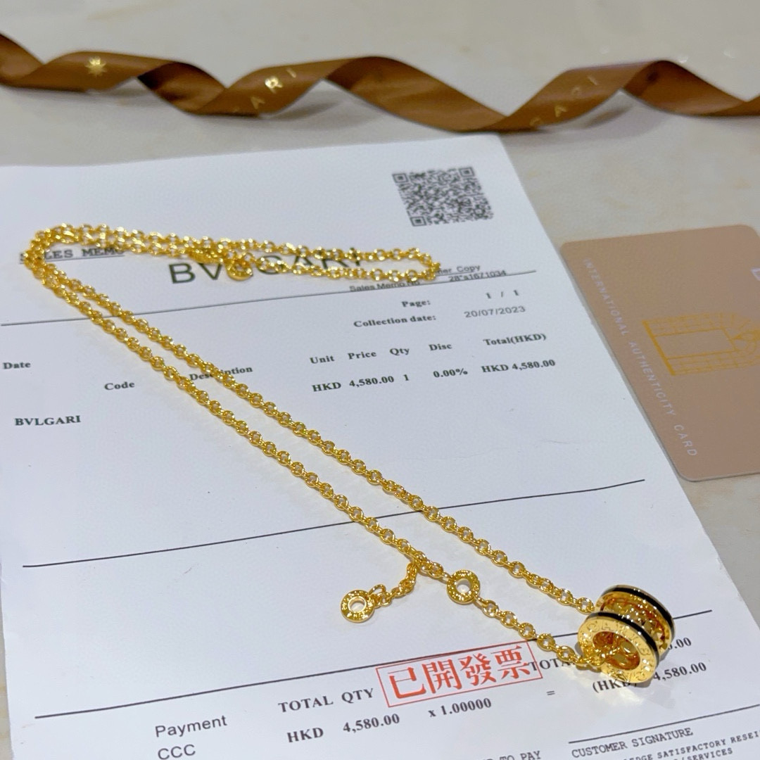 。宝格丽项链V金材质。BVLGARI宝格丽 DIVAS‘ DREAM 系列 品相完美，细节无敌，那种独特