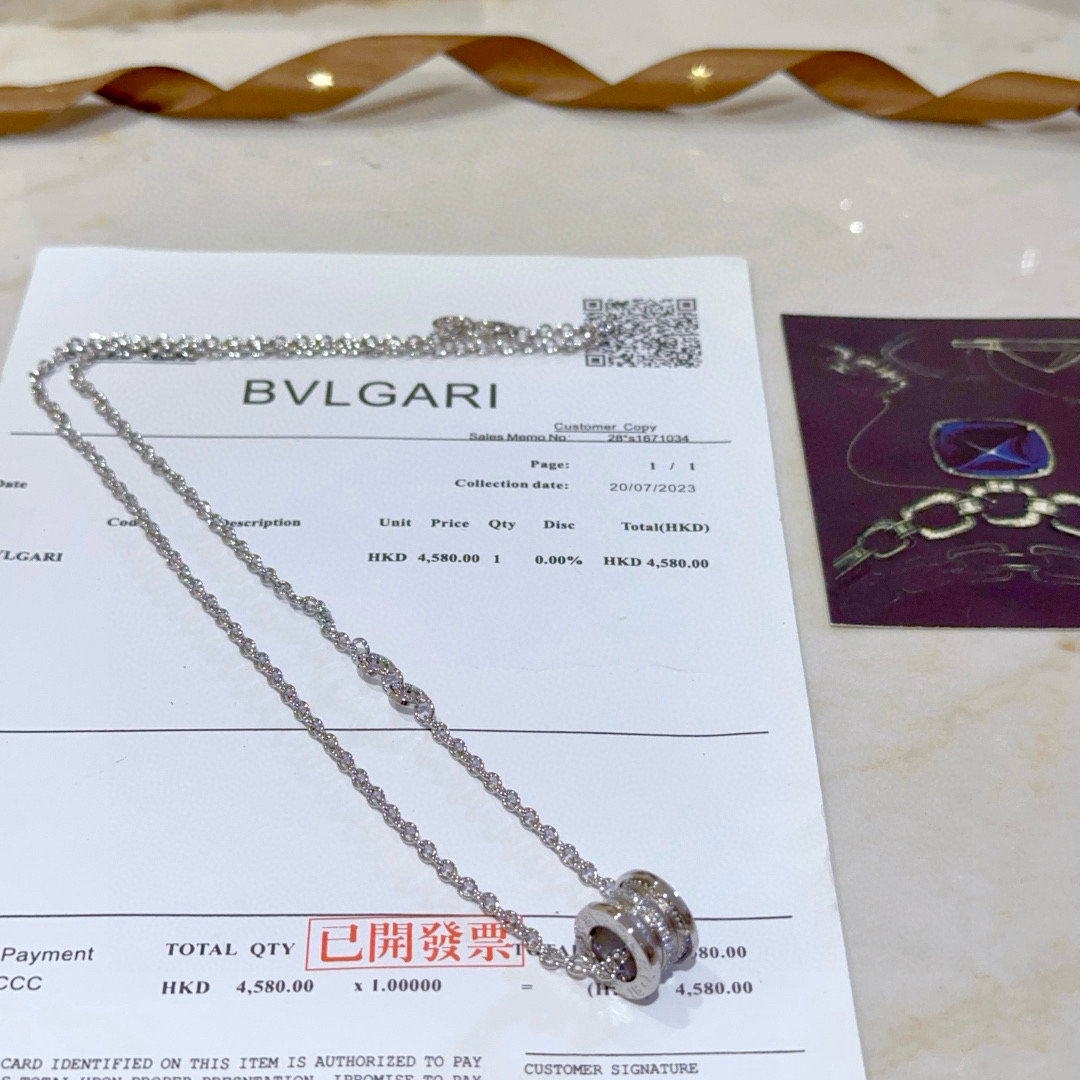 。宝格丽项链V金材质。BVLGARI宝格丽 DIVAS‘ DREAM 系列 品相完美，细节无敌，那种独特