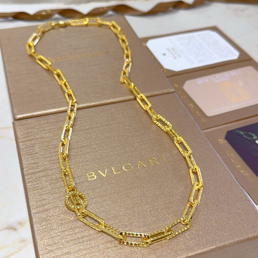 。宝格丽项链V金材质 BVLGARI宝格丽 DIVAS‘ DREAM 系列 品相完美，细节无敌，那种独特