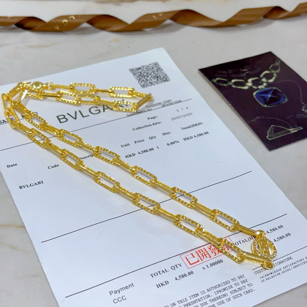 。宝格丽项链V金材质 BVLGARI宝格丽 DIVAS‘ DREAM 系列 品相完美，细节无敌，那种独特