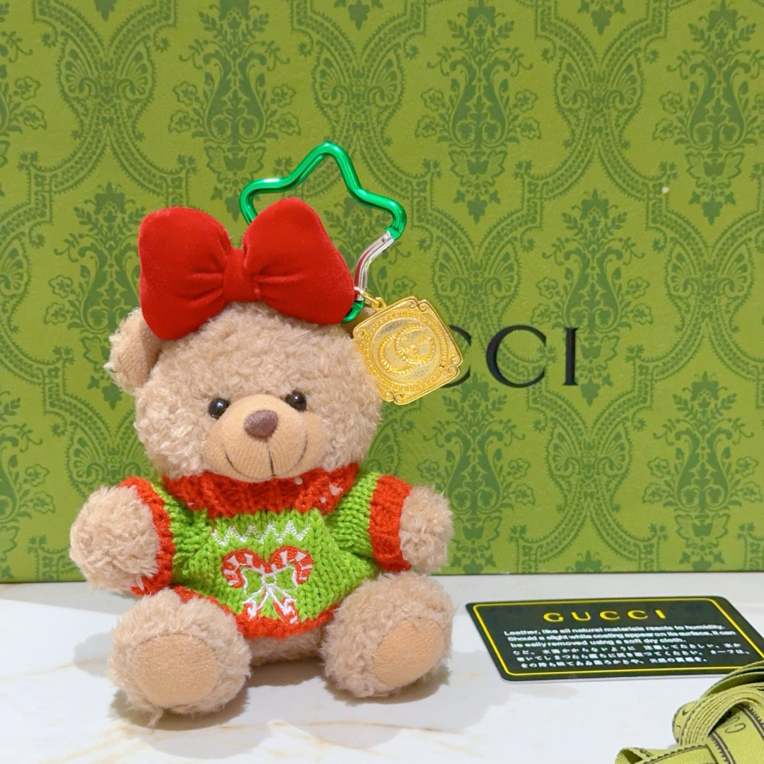 NO:109057,2025 Gucci hits, new product release Gucci keychain Gucci bag buckle, the latest bag hanging decoration is higher, star style Anger Forest series dual G classic model joint design concept keychain series Details are used for the old version, non-market bright version, This model has been released, Gucci is popular in it, very easy to match with trendy backpacks, jewelry quality, gucci, backpacks, keychain19860909批2025款古驰爆款来袭 新品发布 古驰钥匙扣古驰包包扣 最新款包包挂饰档次更高明星同款Anger Forest系列双G经典款联名设计理念钥匙扣系列 细节对版做旧处理 非市面亮面版型 这款一直在出 古驰里面热卖款 非常好搭配潮流背包,饰品精品,gucci,backpacks,keychain,Jewelry