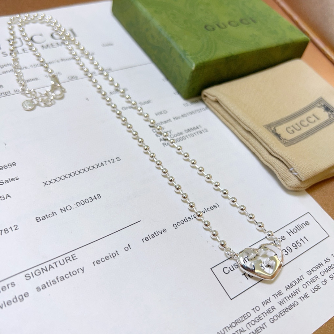 NO:109061,A new product releases Gucci necklace latest model chain grade higher star style Anger Forest series double G classic Gucci series retro silver necklace details are used to treat the version, non-market glossy version This model has been released. Gucci is very easy to match with trendy clothes, jewelry quality, gucci, necklace19860909批新品发布古驰项链最新款链条档次更高明星同款Anger Forest系列双G经典款古驰系列复古银项链 细节对版做旧处理 非市面亮面版型 这款一直在出 古驰里面热卖款 非常好搭配潮流衣服,饰品精品,gucci,necklace,Jewelry