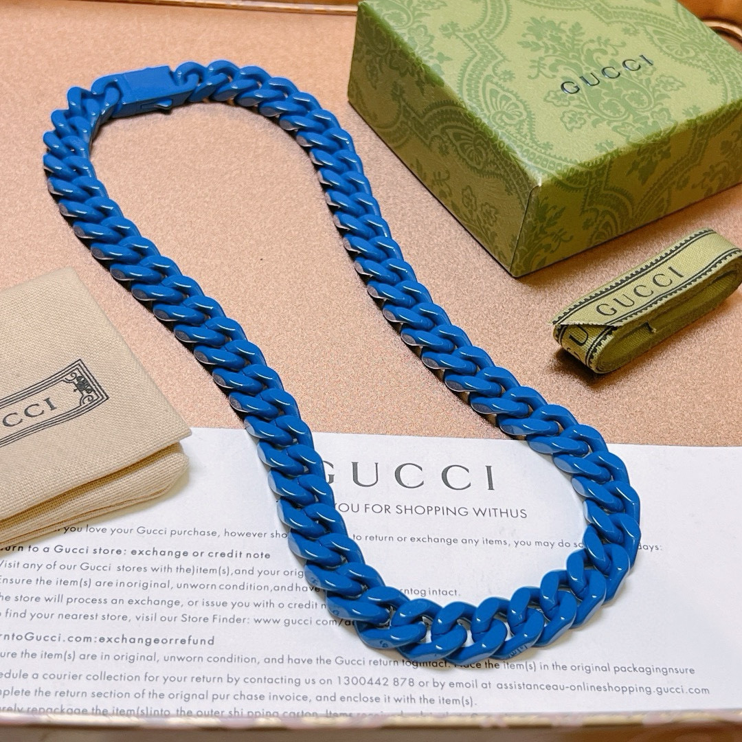 NO:109067,The latest model of Gucci necklace is higher in chain grade, star-like Anger Forest series double G Gucci necklace Gucci single button series blue necklace Details are used for the old version Non-market glossy version This model has been released. Gucci is very easy to match with trendy clothes, fine accessories, gucci, necklace19860909批 古驰项链最新款链条档次更高明星同款Anger Forest系列双G古驰项链 古驰单扣系列蓝项链 细节对版做旧处理 非市面亮面版型 这款一直在出 古驰里面热卖款 非常好搭配潮流衣服,饰品精品,gucci,necklace,Jewelry