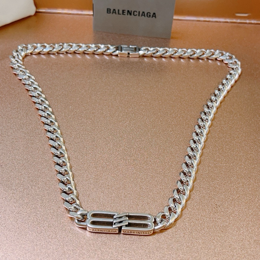 NO:111492,Batch original single product Balenciaga Necklace Balenciaga New necklace counter is consistent, fine workmanship, every detail process is in place, fine design craftsmanship, hot products shipped, unique retro style Balenciaga Necklace, fine jewelry, balenciaga, balenciaga, necklace19860909批 原单货新品 巴黎世家项链 Balenciaga 新款项链专柜一致 细节做工精细 每个细节流程到位 设计工艺精细 火爆款出货 设计独特 复古风格 巴黎世家项链,饰品精品,balenciaga,balenciaga,necklace,Jewelry