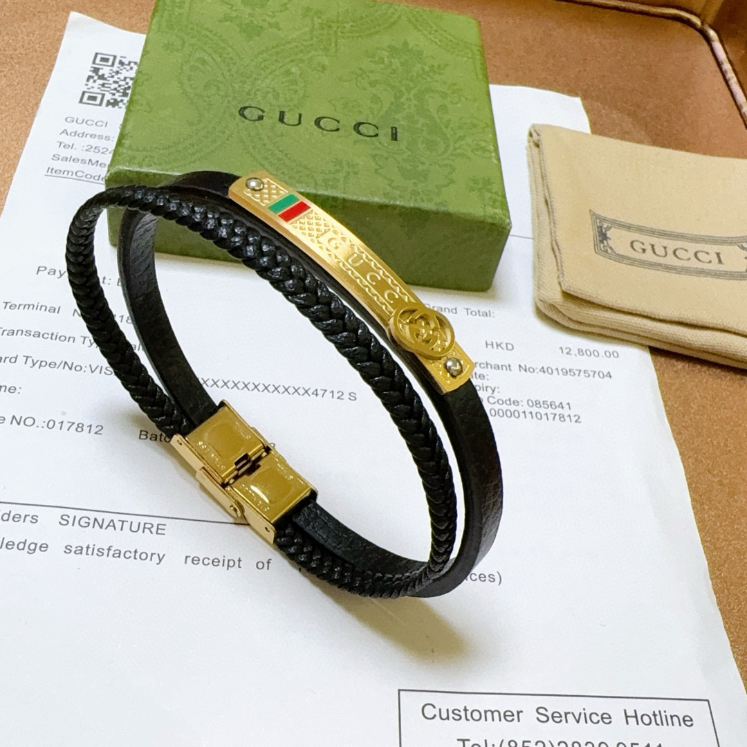 NO:112072,Batch new products are available. Gucci bracelet bracelet latest model pure handmade top layer cowhide material is higher grade. Stars same style. Anger Forest series double G classic series retro silver bracelet bracelet. Details are used to treat the version. Non-market glossy style. This model has been released. Gucci is very good at matching trendy clothes, jewelry quality, gucci, bracelet, cowhide19860909批 新品发售 古驰手绳手环最新款纯手工头层牛皮材质档次更高明星同款Anger Forest系列双G经典款系列复古银手链手绳 细节对版做旧处理 非市面亮面版型 这款一直在出 古驰里面热卖款 非常好搭配潮流衣服,饰品精品,gucci,bracelet,cowhide,Jewelry