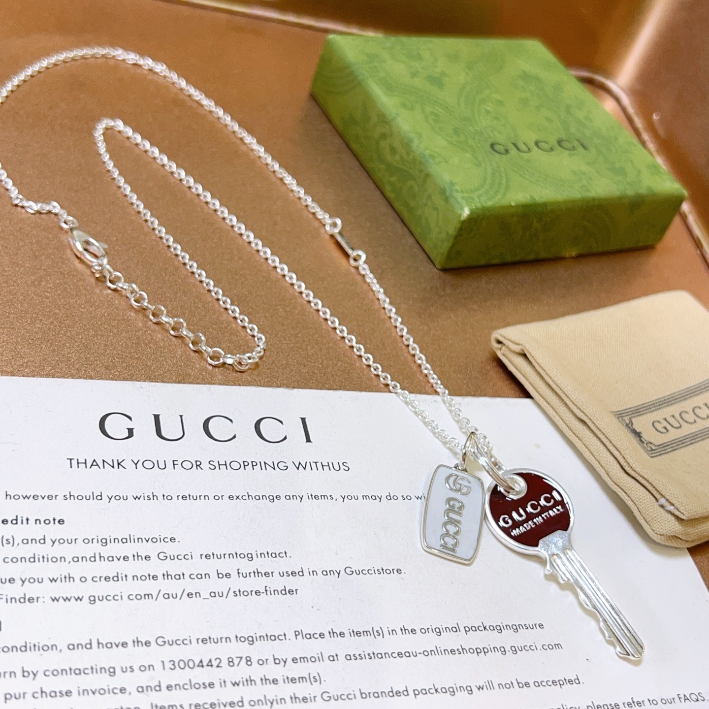 NO:112098,No explosion or release, the first choice for online celebrities selling goods in Douyin, the latest model of Gucci necklace, the chain grade is higher, the same style as star Anger Forest series double g Gucci art style retro necklace, makes high-end clothes more elegant, and makes them more brand-name and personality when going out, details are used to treat the version, non-market bright style, this model has been released, Gucci is very easy to match, fine jewelry, gucci, necklace19860909批 不爆不发 抖音带货网红首选 古驰项链最新款链条档次更高明星同款Anger Forest系列双g古驰艺术风格复古项链 让高档的衣服搭配更有气质 出去更有牌面和个性 细节对版做旧处理 非市面亮面版型 这款一直在出 古驰里面热卖款 非常好搭配,饰品精品,gucci,necklace,Jewelry