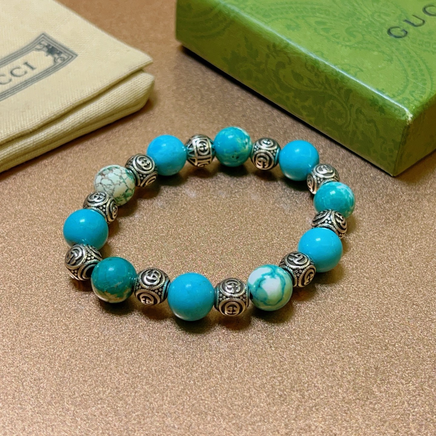 NO:112101,Batch New product release Gucci bracelet Luxury Gucci bracelet Turquoise bracelet Crystal men and women The latest full beaded bracelet grade is higher Stars same Anger Forest series double g retro Gucci bracelet Size: 16-24 cm Details are used to treat the version Non-market shiny style Non-market ordinary style This model has been released all the time Gucci is selling hot models very easy to match clothes, jewelry quality, gucci, bracelet19860909批 新品发布 古驰手链奢华古驰手串 绿松石手链水晶男女同款 最新款全件串珠手链档次更高明星同款Anger Forest系列双g复古古驰手链 尺寸:16-24厘米 细节对版做旧处理 非市面亮面版型 非市面普通做这款一直在出 古驰里面热卖款 非常好搭配衣服,饰品精品,gucci,bracelet,Jewelry