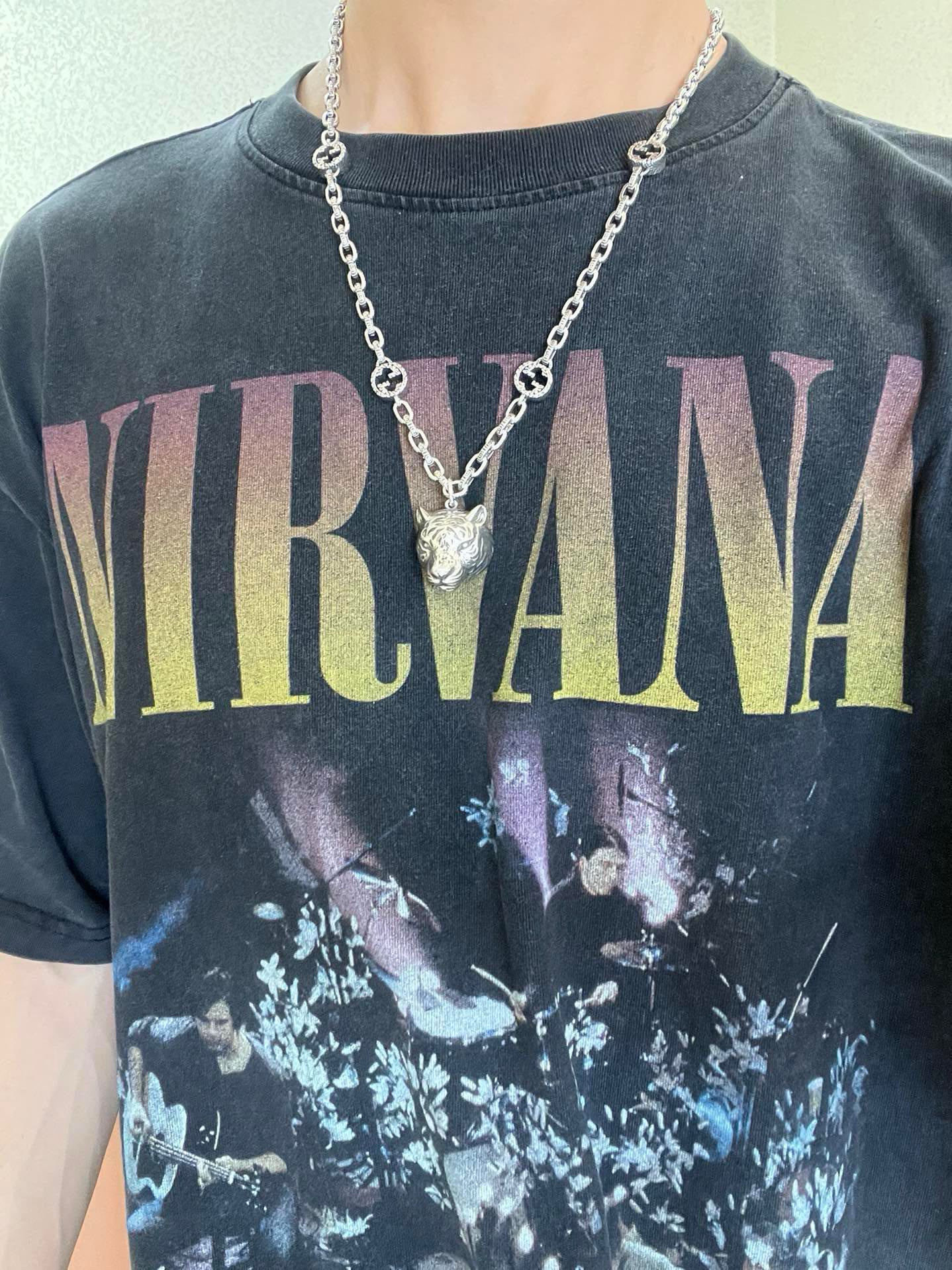 批155   𝐆𝐮𝐜𝐜𝐢古驰项链最新款链条档次更高明星同款Anger Forest系列双G经典款设计理念项链系列复古银项链
链长60厘米
细节对版做旧处理 非市面亮面版型 
这款一直在出 古驰里面热卖款 非常好搭配潮流衣服👔🥿