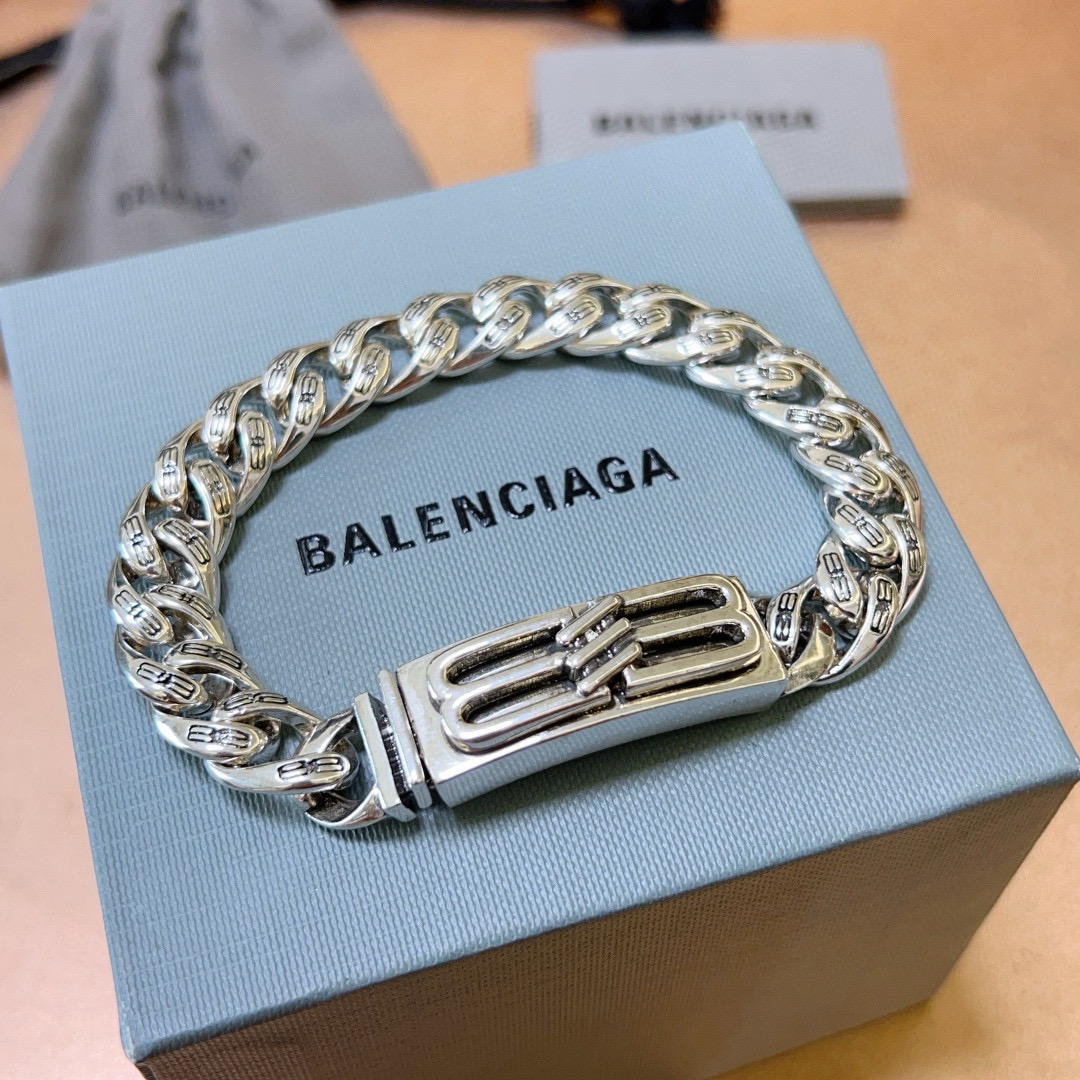 NO:112525,Batch. Original new product Balenciaga bracelets, Balenciaga bracelets, special counters, Balenciaga bracelets, popular products for men, unique design, avant-garde, must-have for both men and women!  Number of codes 18.20.22.24cm, jewelry quality, balenciaga, balenciaga, bracelet19860909批. 原单货新品 巴黎世家 Balenciaga手链专柜一致巴黎世家手链 男士火爆款出货 设计独特 前卫 男女必备！码数18.20.22.24cm,饰品精品,balenciaga,balenciaga,bracelet,Jewelry