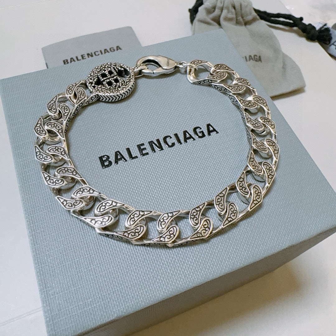 NO:112533,Batch. Original new product Balenciaga bracelets, Balenciaga bracelets, special counters, Balenciaga bracelets, popular products for men, unique design, avant-garde, must-have for both men and women!  Number of codes 16-25cm, jewelry quality, balenciaga, balenciaga, bracelet19860909批. 原单货新品 巴黎世家 Balenciaga手链专柜一致巴黎世家手链 男士火爆款出货 设计独特 前卫 男女必备！码数16-25cm,饰品精品,balenciaga,balenciaga,bracelet,Jewelry