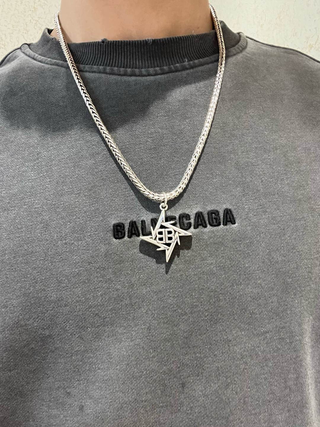 批145 原单货🔹🔹新品 巴黎世家项链 Balenciaga 新款项链🔹专柜一致 细节做工精细 每个细节流程到位 设计工艺精细 火爆款出货 设计独特 复古风格 巴黎世家项链