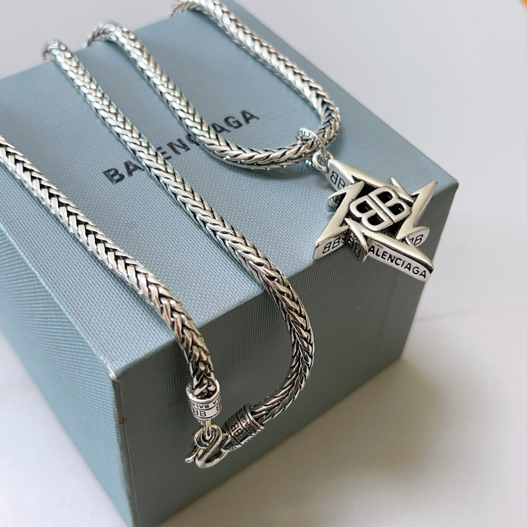 批145 原单货🔹🔹新品 巴黎世家项链 Balenciaga 新款项链🔹专柜一致 细节做工精细 每个细节流程到位 设计工艺精细 火爆款出货 设计独特 复古风格 巴黎世家项链