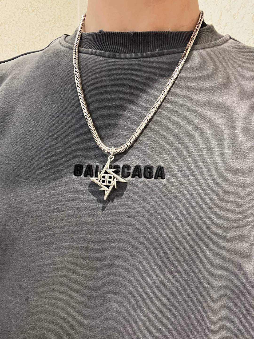 批145 原单货🔹🔹新品 巴黎世家项链 Balenciaga 新款项链🔹专柜一致 细节做工精细 每个细节流程到位 设计工艺精细 火爆款出货 设计独特 复古风格 巴黎世家项链