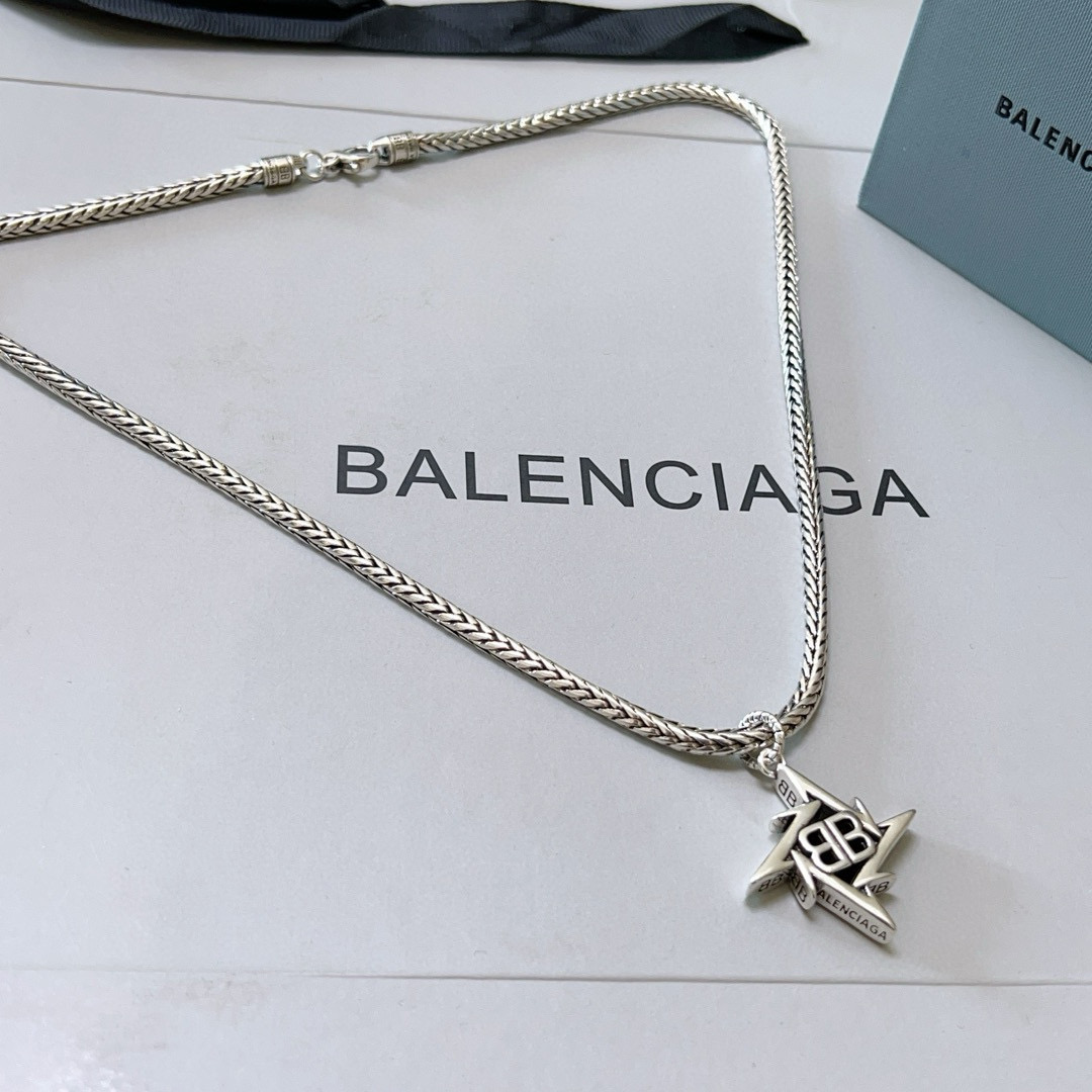 批145 原单货🔹🔹新品 巴黎世家项链 Balenciaga 新款项链🔹专柜一致 细节做工精细 每个细节流程到位 设计工艺精细 火爆款出货 设计独特 复古风格 巴黎世家项链