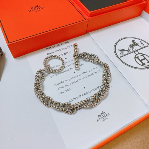 Hermes Gold-Plated Chain Bracelet, Unisex Design, Premium Quality 1 Hermes Gold-Plated Chain Bracelet, Unisex Design, Premium Quality