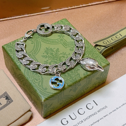 Gucci Interlocking G Chain Bracelet with Duck, Silver Finish, Unisex 4 Gucci Interlocking G Chain Bracelet with Duck, Silver Finish, Unisex