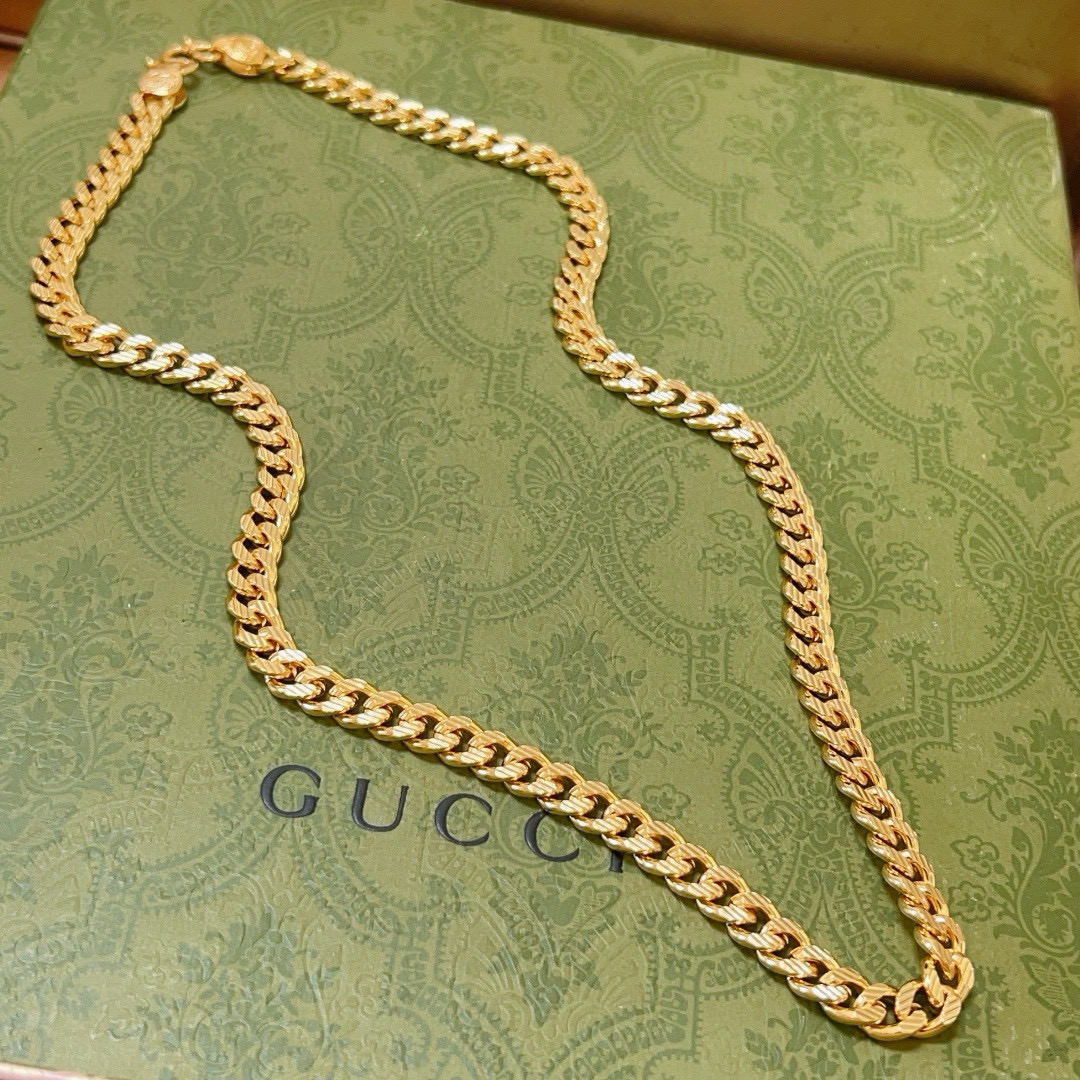 NO:113124,The latest style of Gucci necklaces is higher in chain grade, star-like Anger Forest series double G classic necklace Chow Tai Fook Gold Store series gold necklaces, no fading, plus protection, details are used to treat the version, non-market glossy styles, this model has been released, Gucci is popular in it, very easy to match with trendy clothes, fine accessories, gucci, necklace, gold19860909批古驰项链最新款链条档次更高明星同款Anger Forest系列双G经典项链周大福金店系列黄金项链 不退色 加保护 细节对版做旧处理 非市面亮面版型 这款一直在出 古驰里面热卖款 非常好搭配潮流衣服,饰品精品,gucci,necklace,gold,Jewelry