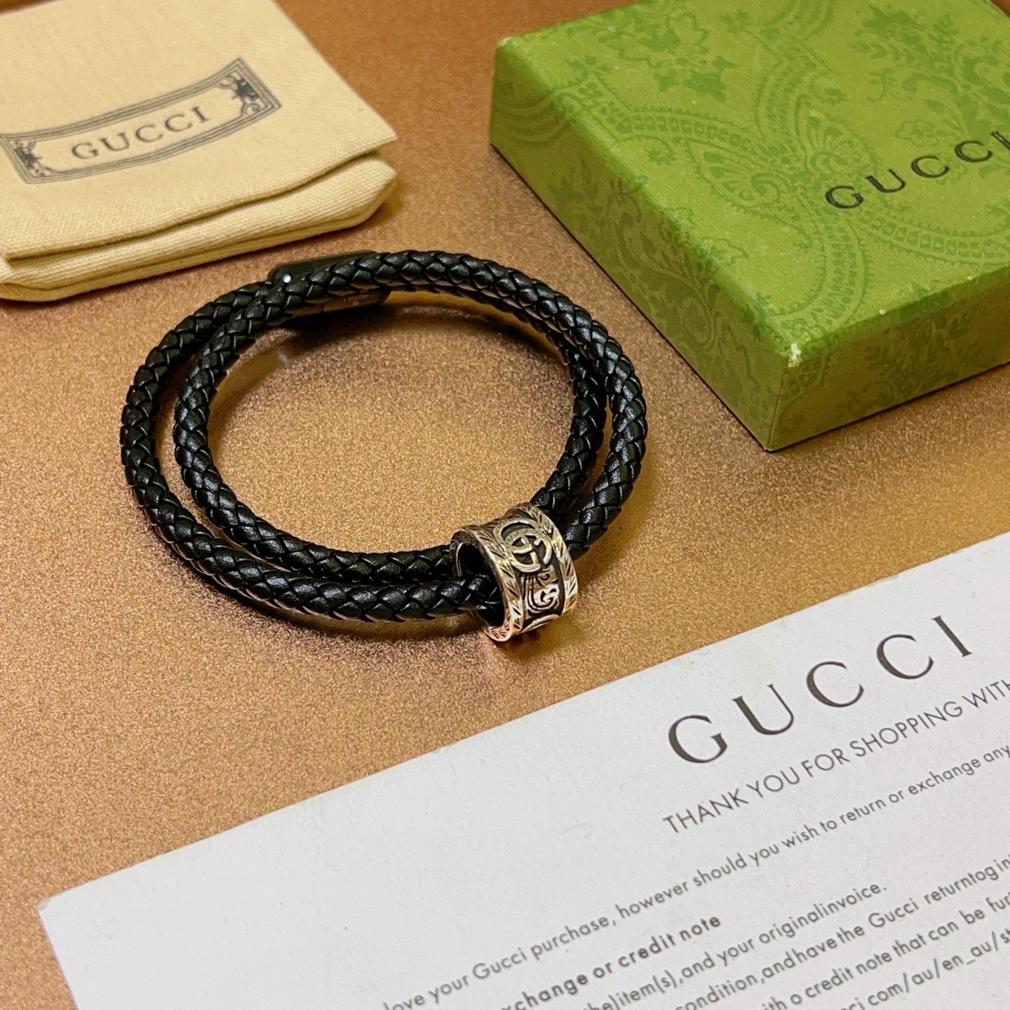 NO:113620,Batch new products are available. Gucci bracelet bracelet latest model pure handmade top layer cowhide material is higher grade. Stars same style. Anger Forest series double G classic series retro silver bracelet bracelet. Details are used to treat the version. Non-market glossy style. This model has been released. Gucci is very good at matching trendy clothes, jewelry quality, gucci, bracelet, cowhide19860909批 新品发售 古驰手绳手环最新款纯手工头层牛皮材质档次更高明星同款Anger Forest系列双G经典款系列复古银手链手绳 细节对版做旧处理 非市面亮面版型 这款一直在出 古驰里面热卖款 非常好搭配潮流衣服,饰品精品,gucci,bracelet,cowhide,Jewelry