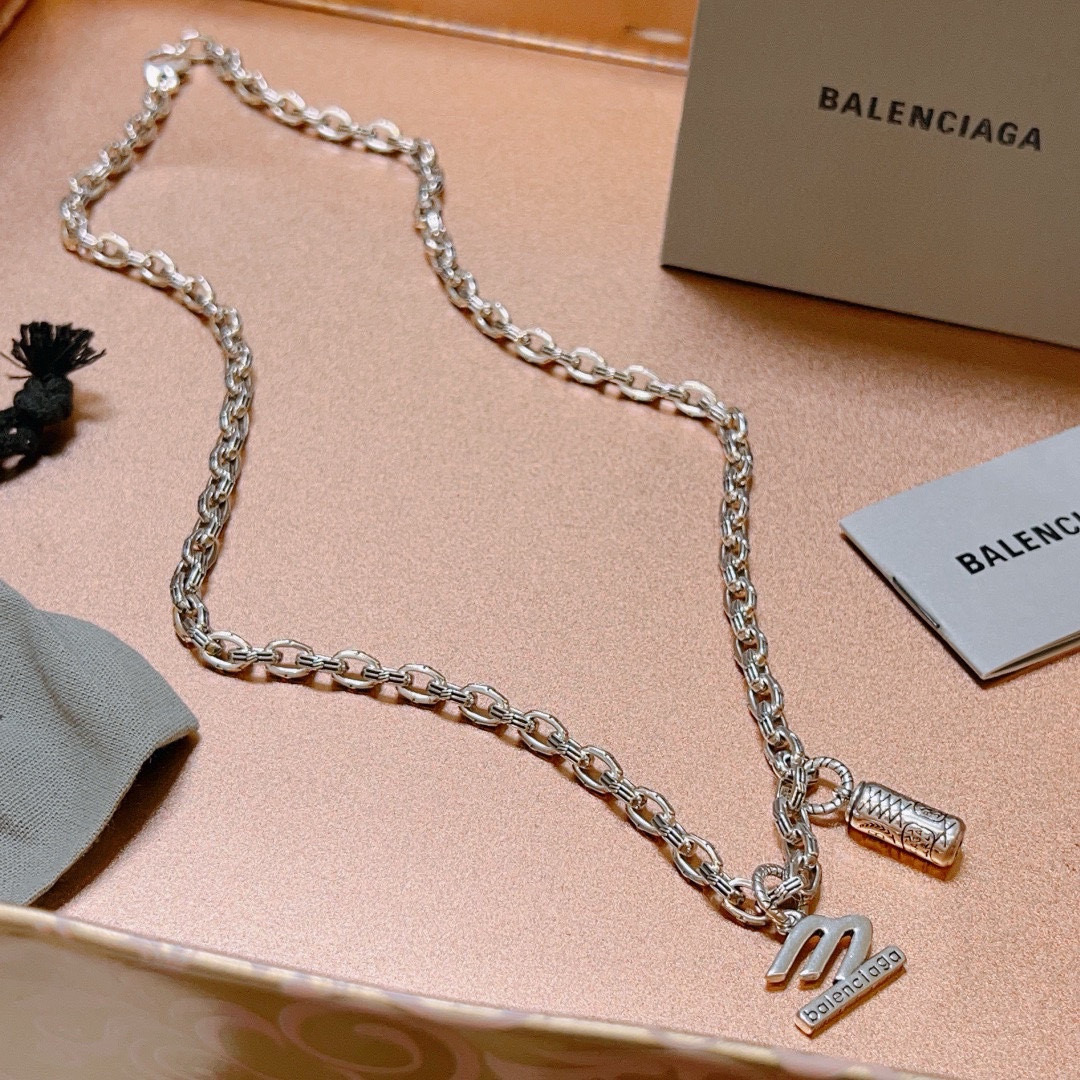 批145 原单货🔹🔹新品 巴黎世家项链 Balenciaga 新款项链🔹专柜一致 细节做工精细 每个细节流程到位 设计工艺精细 火爆款出货 设计独特 复古风格 巴黎世家项链