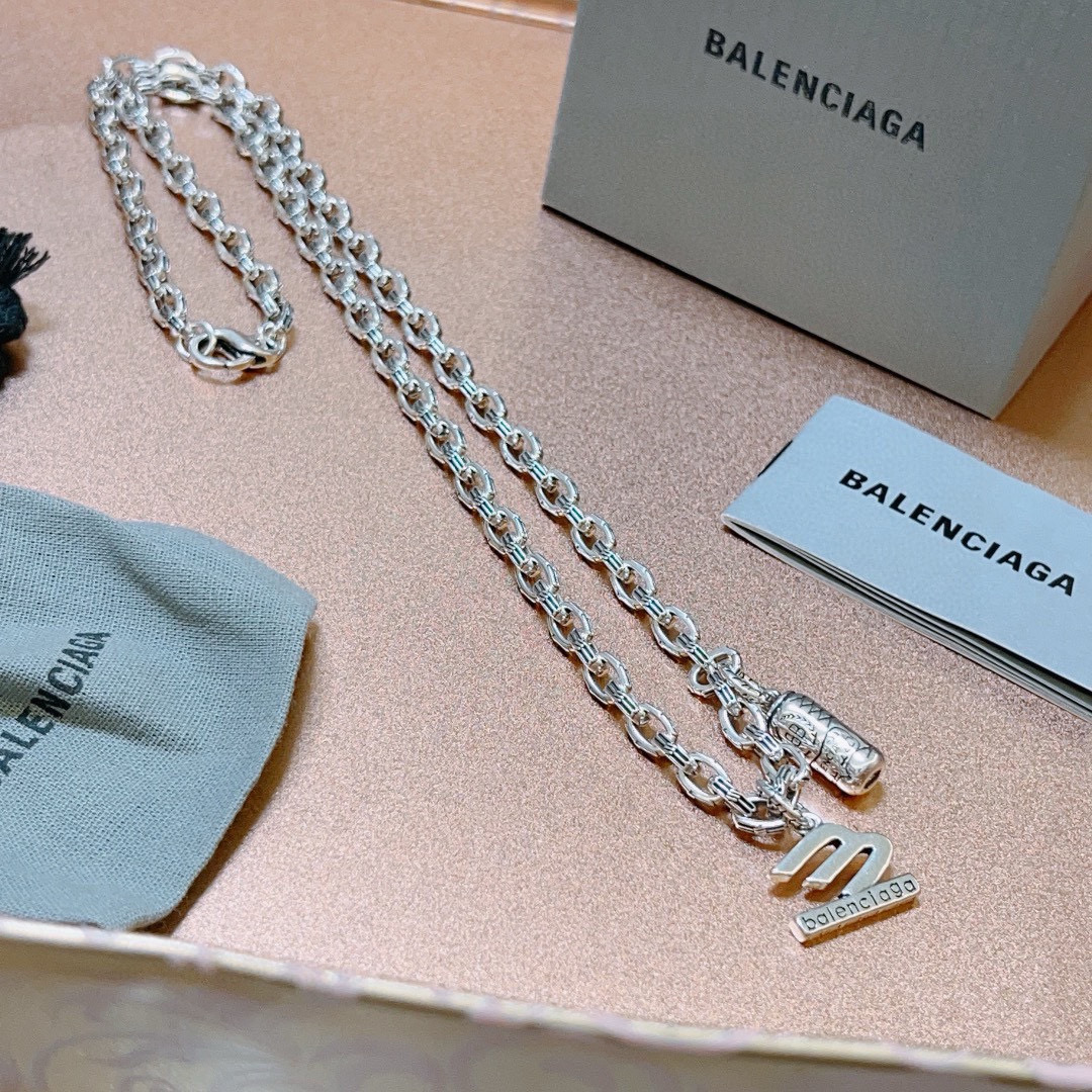 批145 原单货🔹🔹新品 巴黎世家项链 Balenciaga 新款项链🔹专柜一致 细节做工精细 每个细节流程到位 设计工艺精细 火爆款出货 设计独特 复古风格 巴黎世家项链