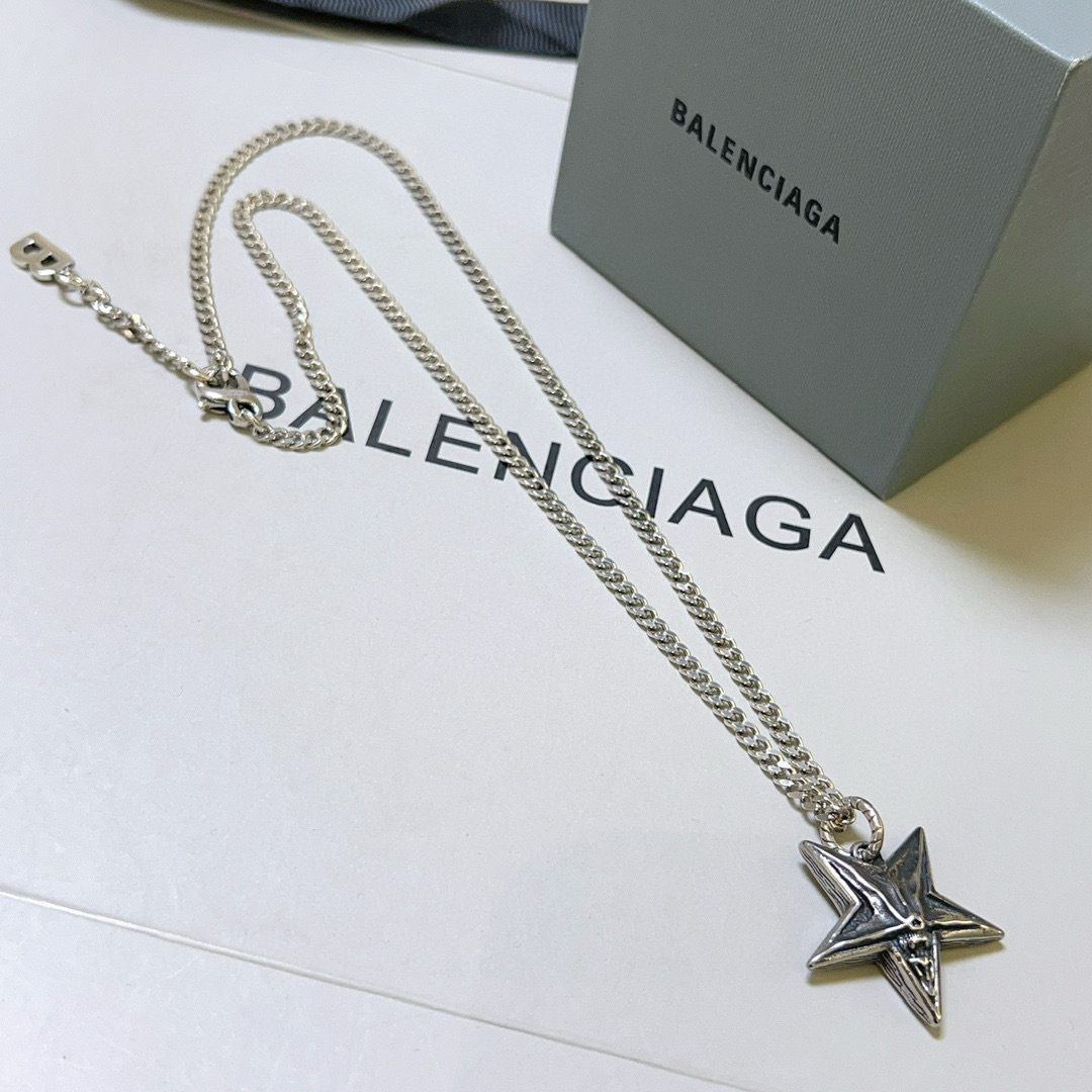 NO:114485,Batch original single product Balenciaga Necklace Balenciaga New necklace counter is consistent, fine details and workmanship are in place, fine design process, hot products are shipped, unique design, retro style Balenciaga Necklace, fine jewelry, balenciaga, balenciaga, necklace19860909批 原单货新品 巴黎世家项链 Balenciaga 新款项链专柜一致 细节做工精细 每个细节流程到位 设计工艺精细 火爆款出货 设计独特 复古风格 巴黎世家项链,饰品精品,balenciaga,balenciaga,necklace,Jewelry