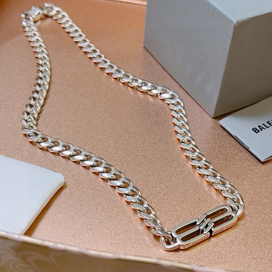 批185 原单货🔹🔹新品 巴黎世家项链 Balenciaga 新款项链🔹专柜一致 细节做工精细 每个细节流程到位 设计工艺精细 火爆款出货 设计独特 复古风格 巴黎世家项链