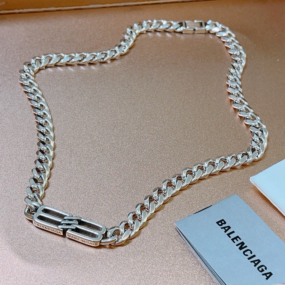 批185 原单货🔹🔹新品 巴黎世家项链 Balenciaga 新款项链🔹专柜一致 细节做工精细 每个细节流程到位 设计工艺精细 火爆款出货 设计独特 复古风格 巴黎世家项链