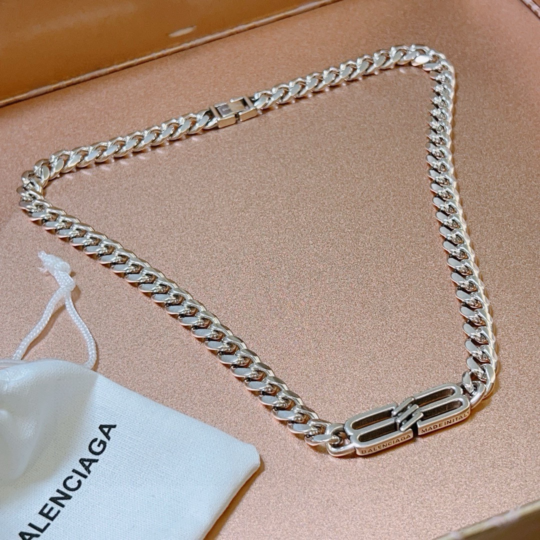 批185 原单货🔹🔹新品 巴黎世家项链 Balenciaga 新款项链🔹专柜一致 细节做工精细 每个细节流程到位 设计工艺精细 火爆款出货 设计独特 复古风格 巴黎世家项链