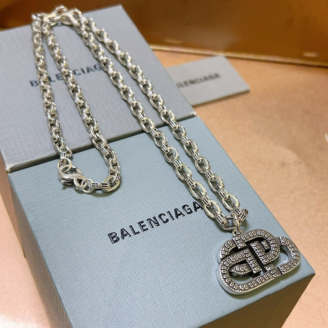 批145 原单货🔹🔹新品 巴黎世家项链 Balenciaga 新款项链🔹专柜一致 细节做工精细 每个细节流程到位 设计工艺精细 火爆款出货 设计独特 复古风格 巴黎世家项链