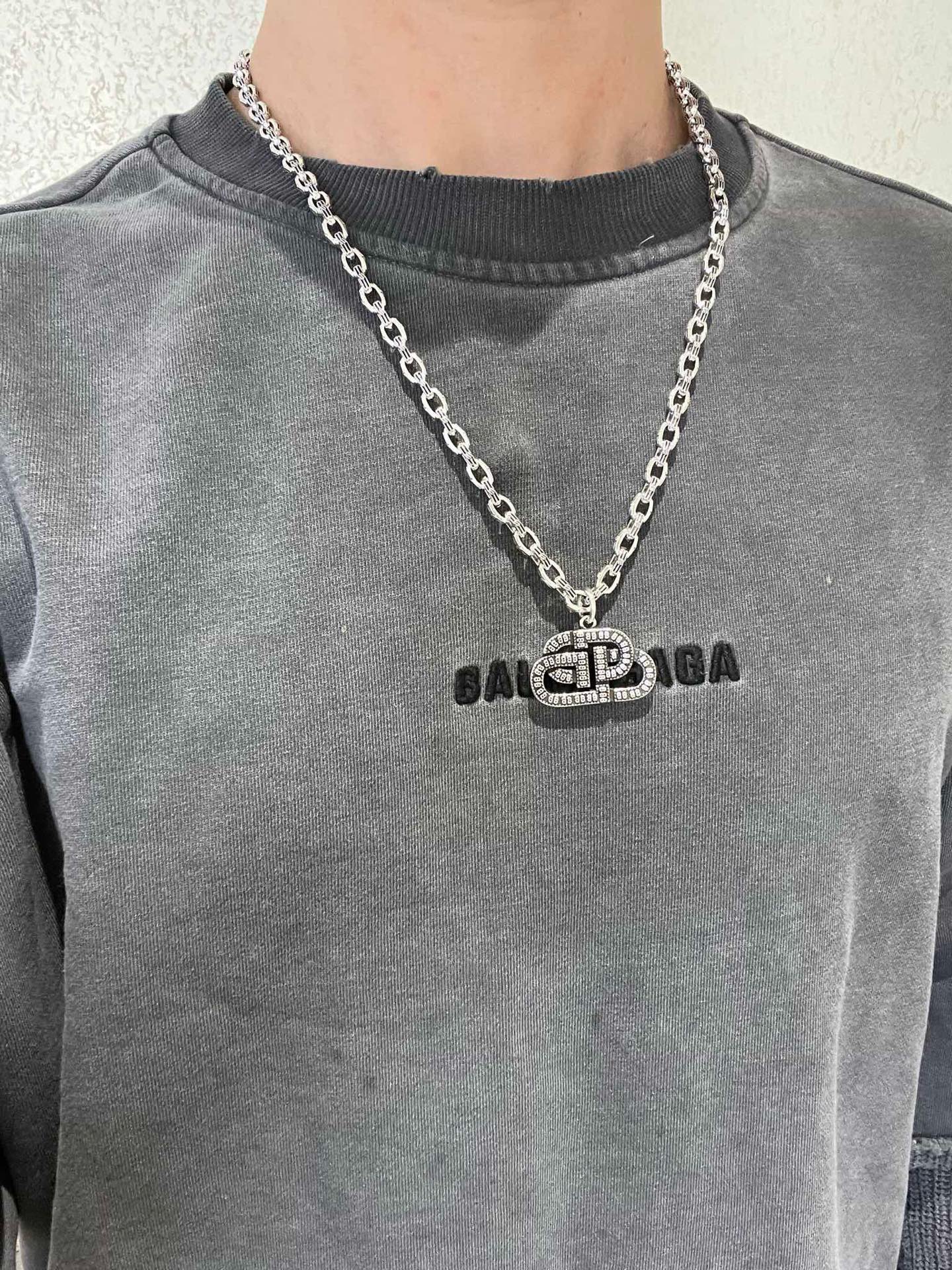 批145 原单货🔹🔹新品 巴黎世家项链 Balenciaga 新款项链🔹专柜一致 细节做工精细 每个细节流程到位 设计工艺精细 火爆款出货 设计独特 复古风格 巴黎世家项链