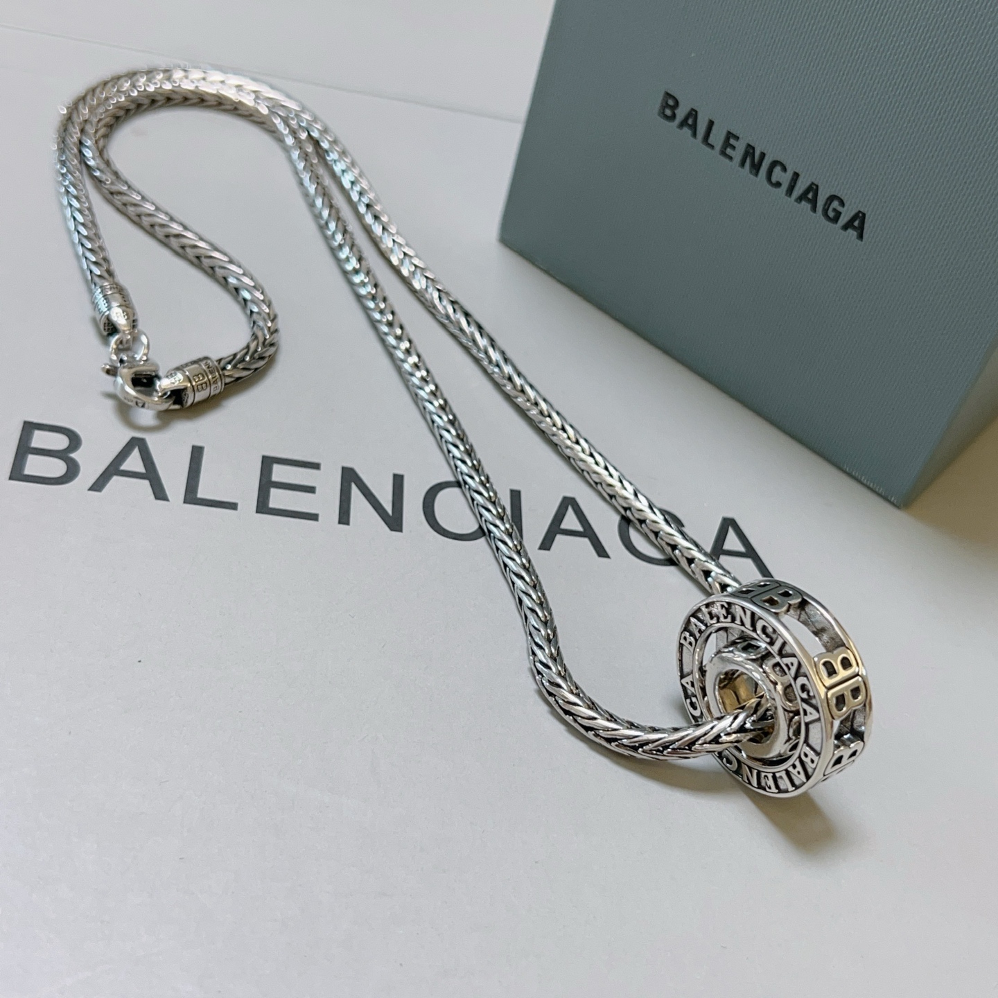 NO:115309,Batch original single product Balenciaga Necklace Balenciaga New necklace counter is consistent, fine details and workmanship are in place, fine design process, hot products are shipped, unique design, retro style Balenciaga Necklace, fine jewelry, balenciaga, balenciaga, necklace19860909批 原单货新品 巴黎世家项链 Balenciaga 新款项链专柜一致 细节做工精细 每个细节流程到位 设计工艺精细 火爆款出货 设计独特 复古风格 巴黎世家项链,饰品精品,balenciaga,balenciaga,necklace,Jewelry