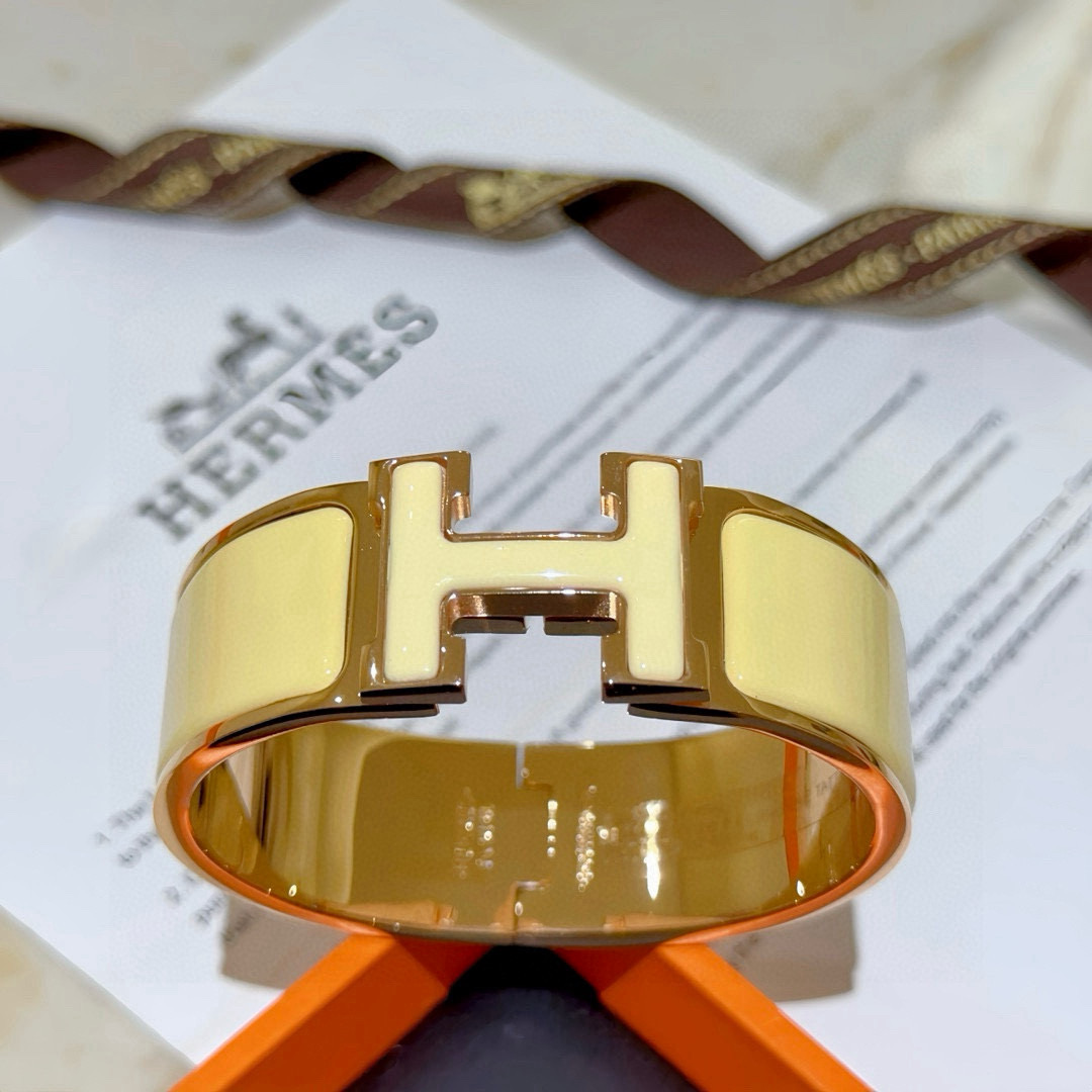 NO:115618,Batch. Hermes Hermes bracelet Original customization 20mm wide version bracelet The enamel craftsmanship tests the master's craftsmanship to ensure the color is handmade [color][color] V gold high-end customization Goddess I love Hermes hot bracelet Super exquisite goddesses Stars Same style High-end franc material, K gold texture, Seiko pure handmade production really praises, jewelry quality, hermes, hermes, bracelet19860909批. Hermes 爱马仕手镯 原版定制 20mm宽版手环 珐琅工艺太考验师傅的手艺了 要确保色泽手工制作好[色][色] V金高端定制 女神 都爱爱马仕火爆手镯 超精赞各路女神 明星 同款 高端法郎材质,k金质感,精工纯手工出品上手真的赞,饰品精品,hermes,hermes,bracelet,Jewelry