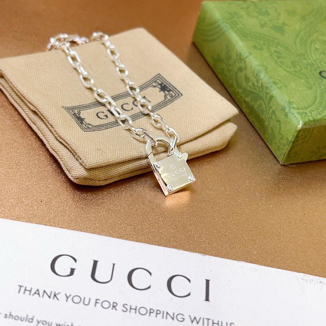 。 最新出炉手链 独家高品质🌼 Gucci古驰手链最新款的经典款 精致无论款式 质感 都是绝对的顶尖fe