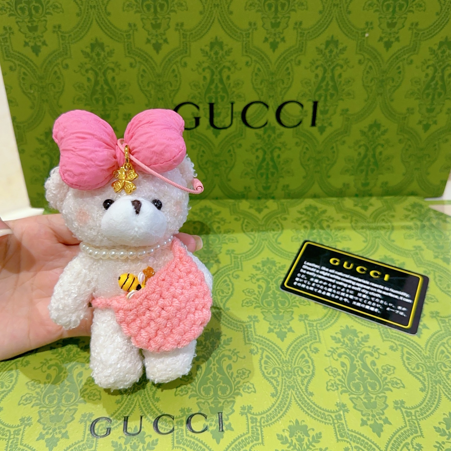 批85 2025款古驰爆款来袭 新品发布 👒𝐆𝐮𝐜𝐜𝐢古驰钥匙扣古驰包包扣 最新款包包挂饰档次更高明星同款Anger Forest系列双G经典款联名设计理念钥匙扣系列
细节对版做旧处理 非市面亮面版型
这款一直在出 古驰里面热卖款 非常好搭配潮流背包👔🥿
