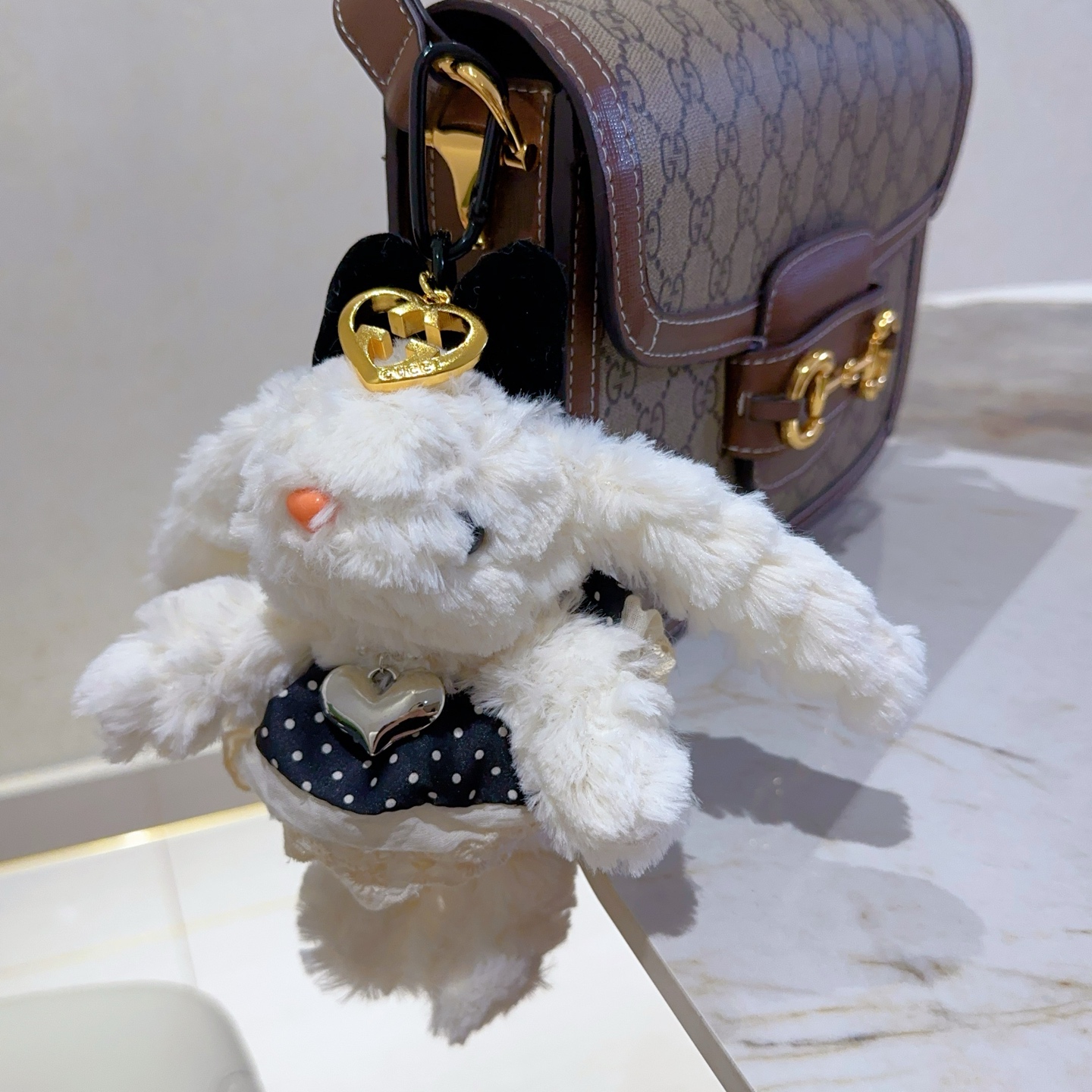 批105 2025款古驰爆款来袭 新品发布 👒𝐆𝐮𝐜𝐜𝐢古驰钥匙扣古驰包包扣 最新款包包挂饰档次更高明星同款Anger Forest系列双G经典款联名设计理念钥匙扣系列
细节对版做旧处理 非市面亮面版型
这款一直在出 古驰里面热卖款 非常好搭配潮流背包👔🥿