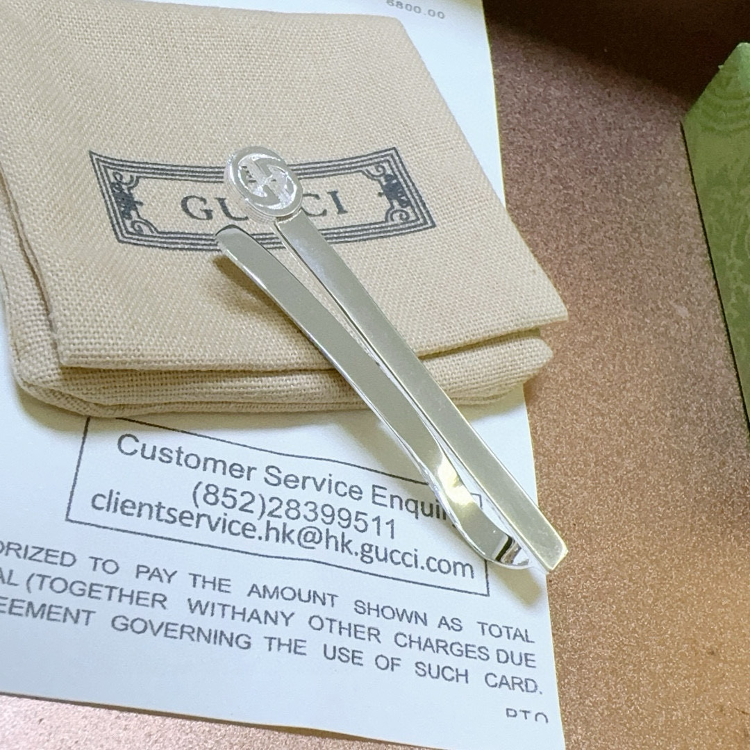 New Gucci Gourcier: Classic Silver-Soldier Series Update with Ander Forest Influence.