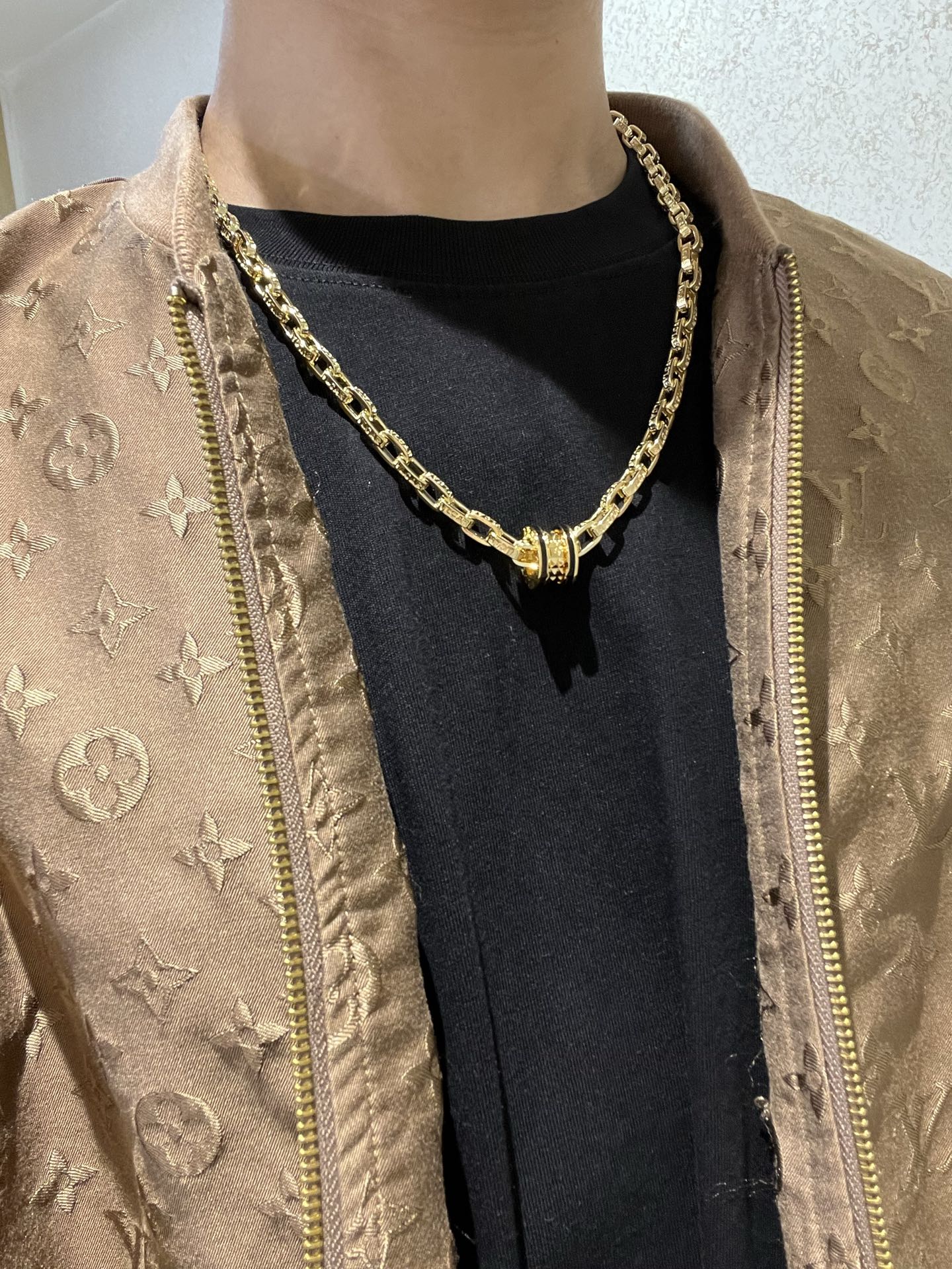 。宝格丽项链V金材质 。BVLGARI宝格丽 DIVAS‘ DREAM 系列 品相完美，细节无敌，那种独