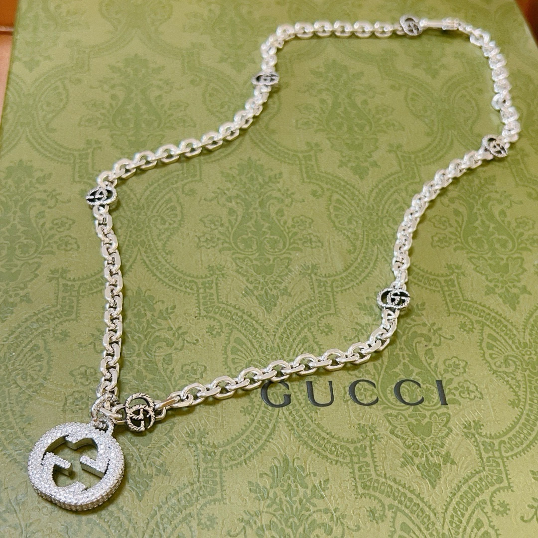 NO:380284,The latest model of Gucci necklaces is higher in chain grade, star style, the same style, Anger Forest series, double G classic full diamond design concept, necklace series, retro silver necklace, chain length 60 cm, length can be changed, details are used to treat the version, non-market glossy style, this model has been released, Gucci is popular in it, very easy to match with trendy clothes, jewelry quality, gucci, necklace19860909批古驰项链最新款链条档次更高明星同款Anger Forest系列双G经典款满钻设计理念项链系列复古银项链 链长60厘米可改长度 细节对版做旧处理 非市面亮面版型 这款一直在出 古驰里面热卖款 非常好搭配潮流衣服,饰品精品,gucci,necklace,Jewelry
